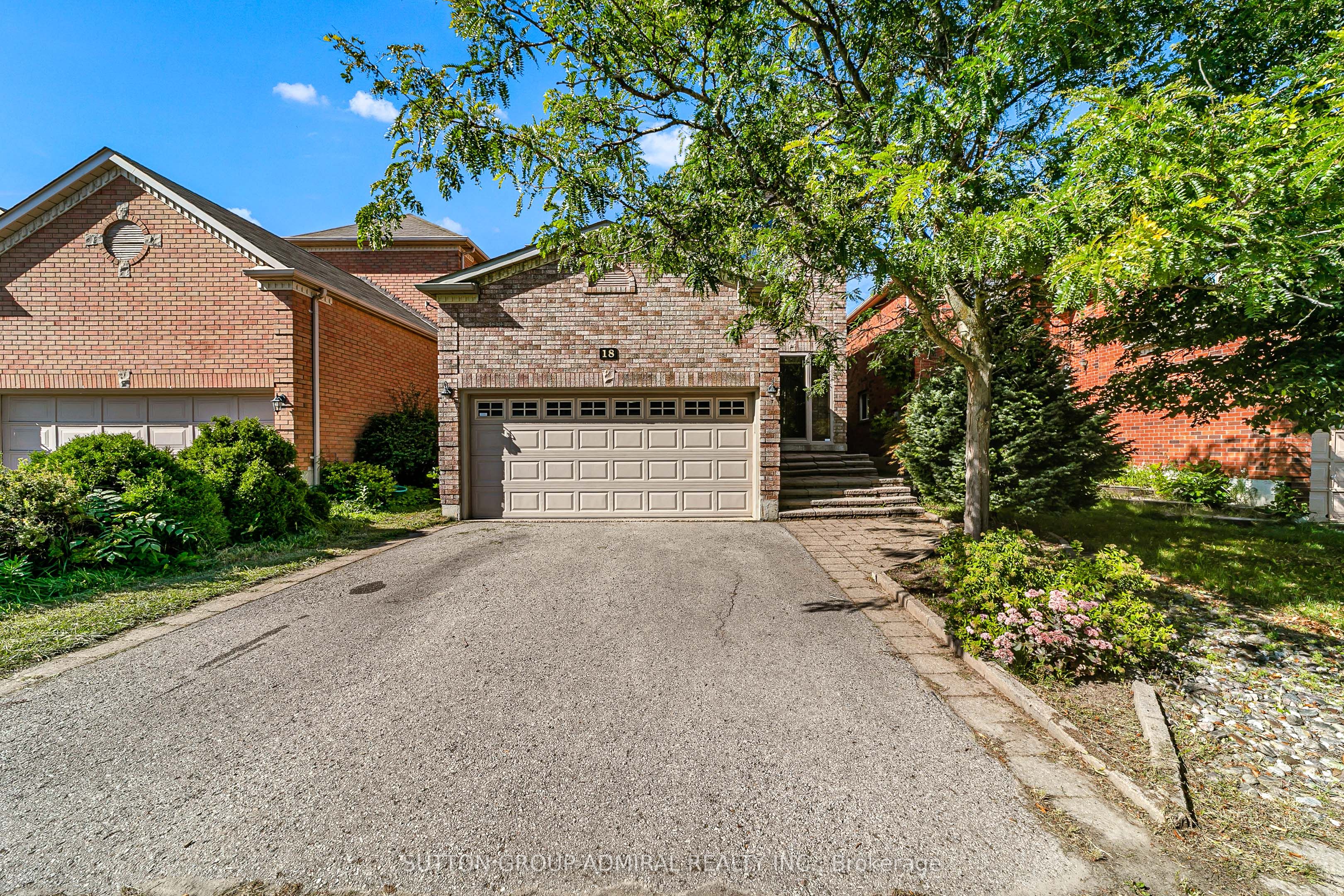 18 Buckhorn Avenue, Richmond Hill, ON L4C 0E3