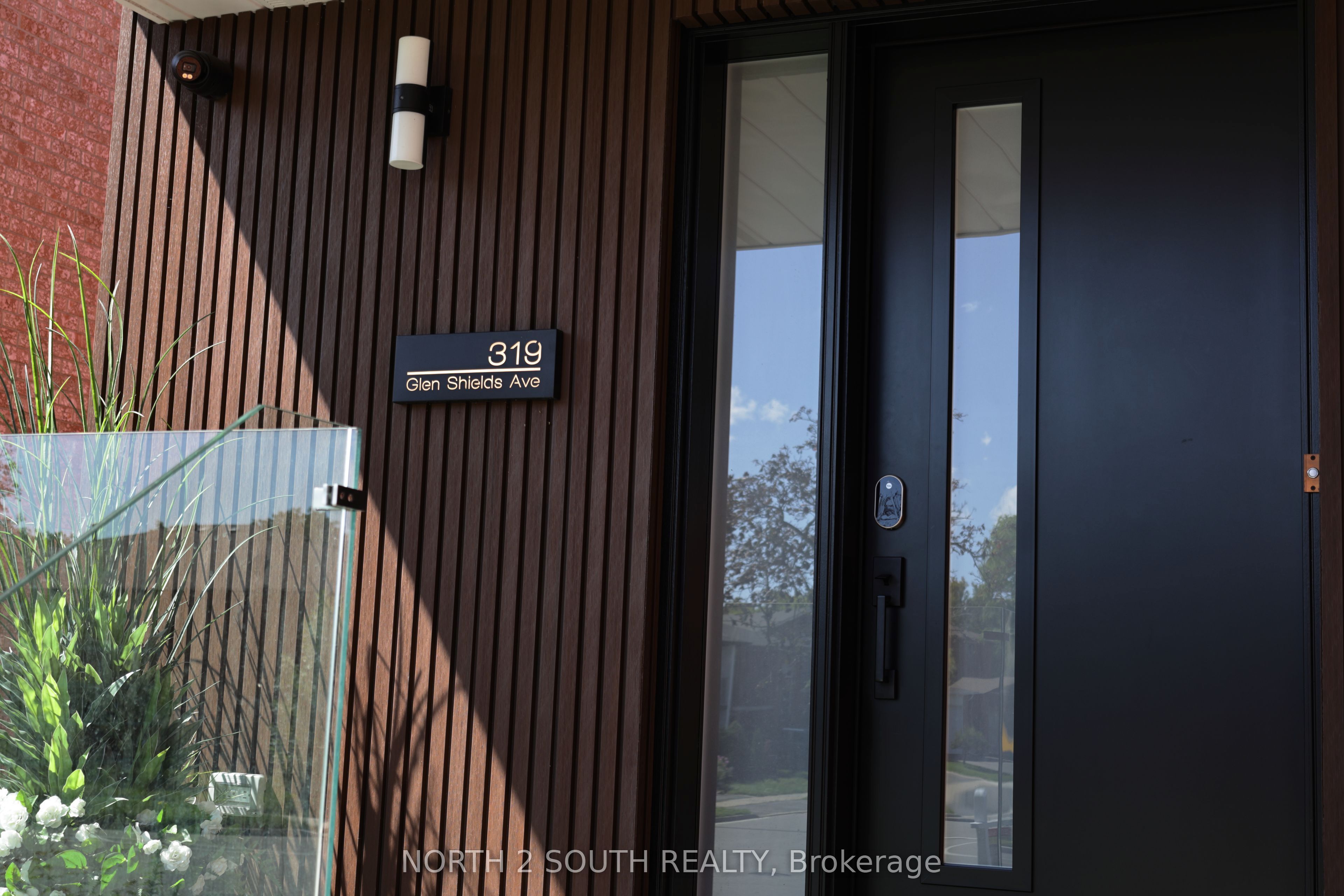 319 Glen Shields Avenue, Vaughan, ON L4K 1T4 photo 2