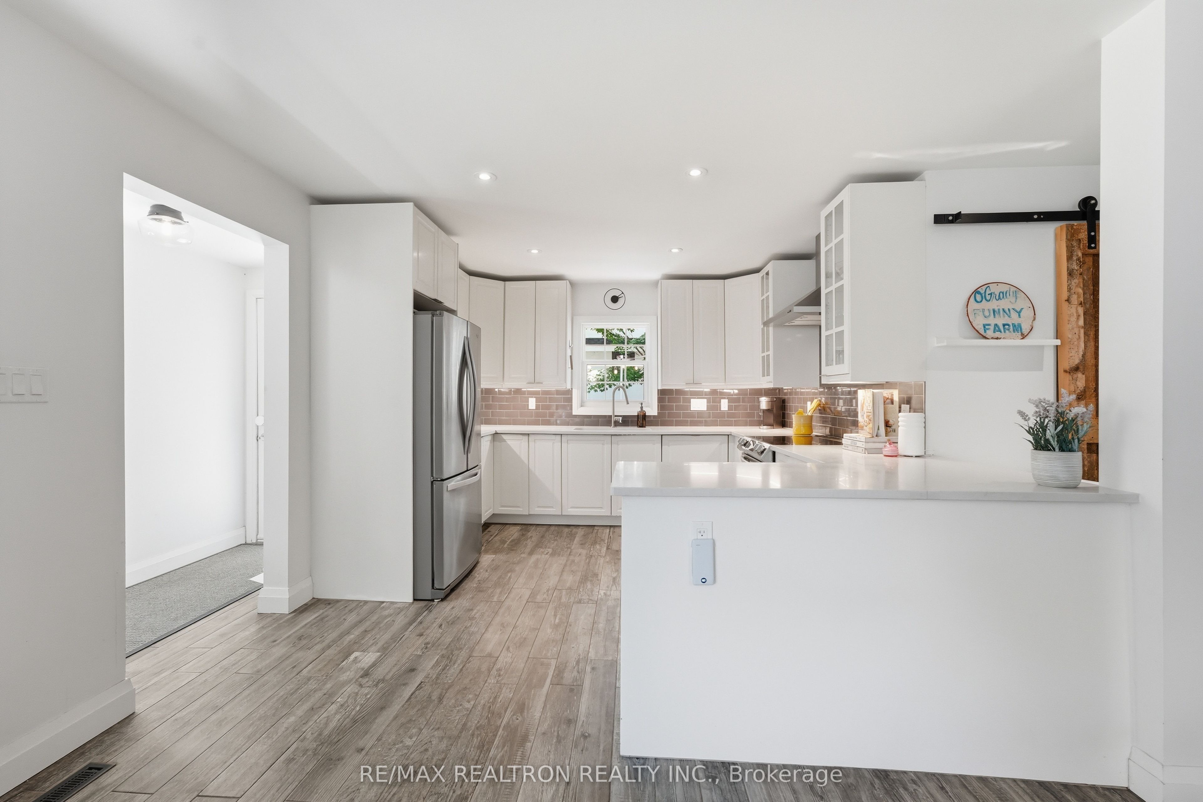 181 Church Street, Georgina, ON L4P 1J4 photo 5