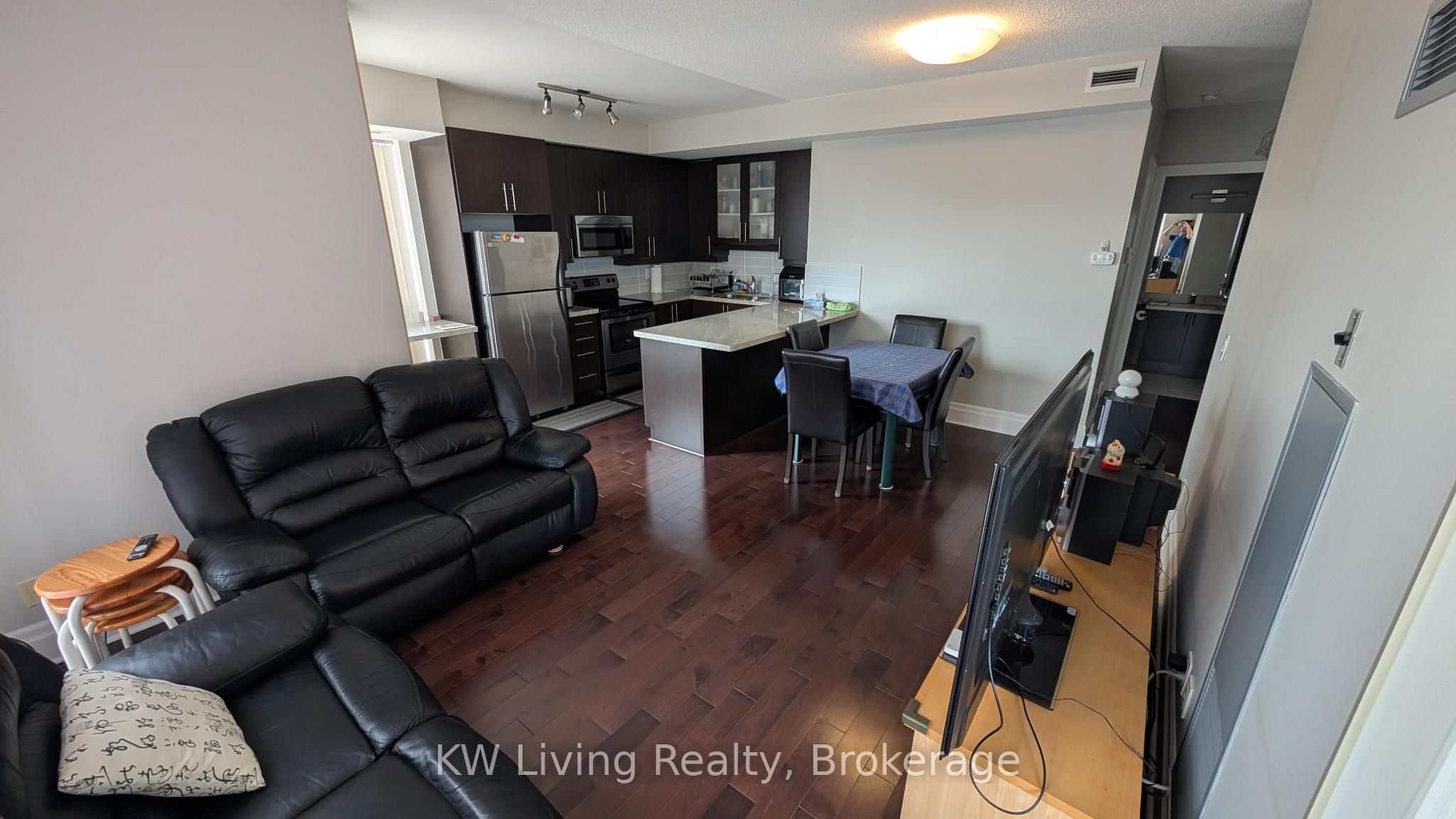 21 Upper Duke Crescent 610B, Markham, ON L6G 0B6 photo 2