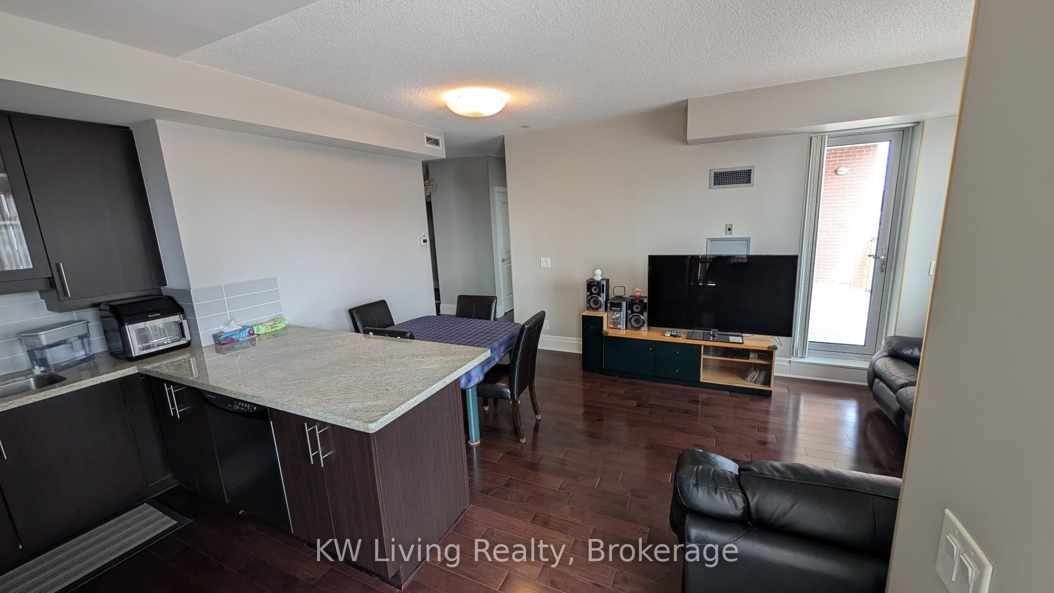 21 Upper Duke Crescent 610B, Markham, ON L6G 0B6 photo 3