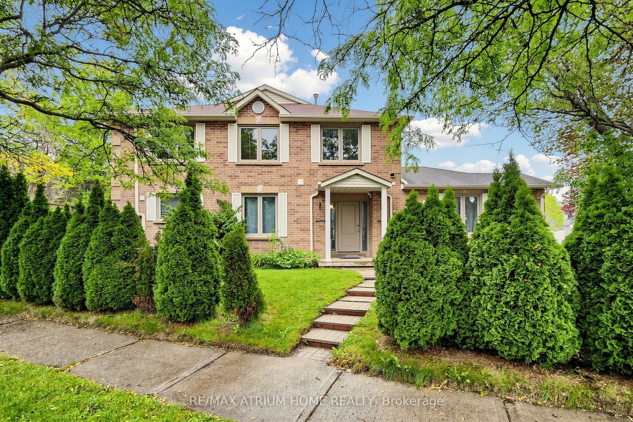 22 Bingham Street, Richmond Hill, ON L4C 9R1