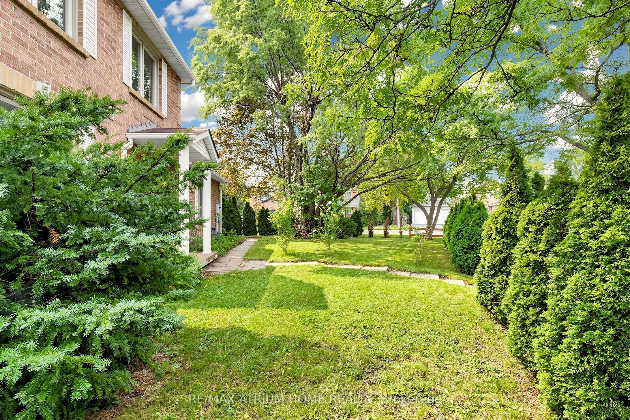 22 Bingham Street, Richmond Hill, ON L4C 9R1 photo 4