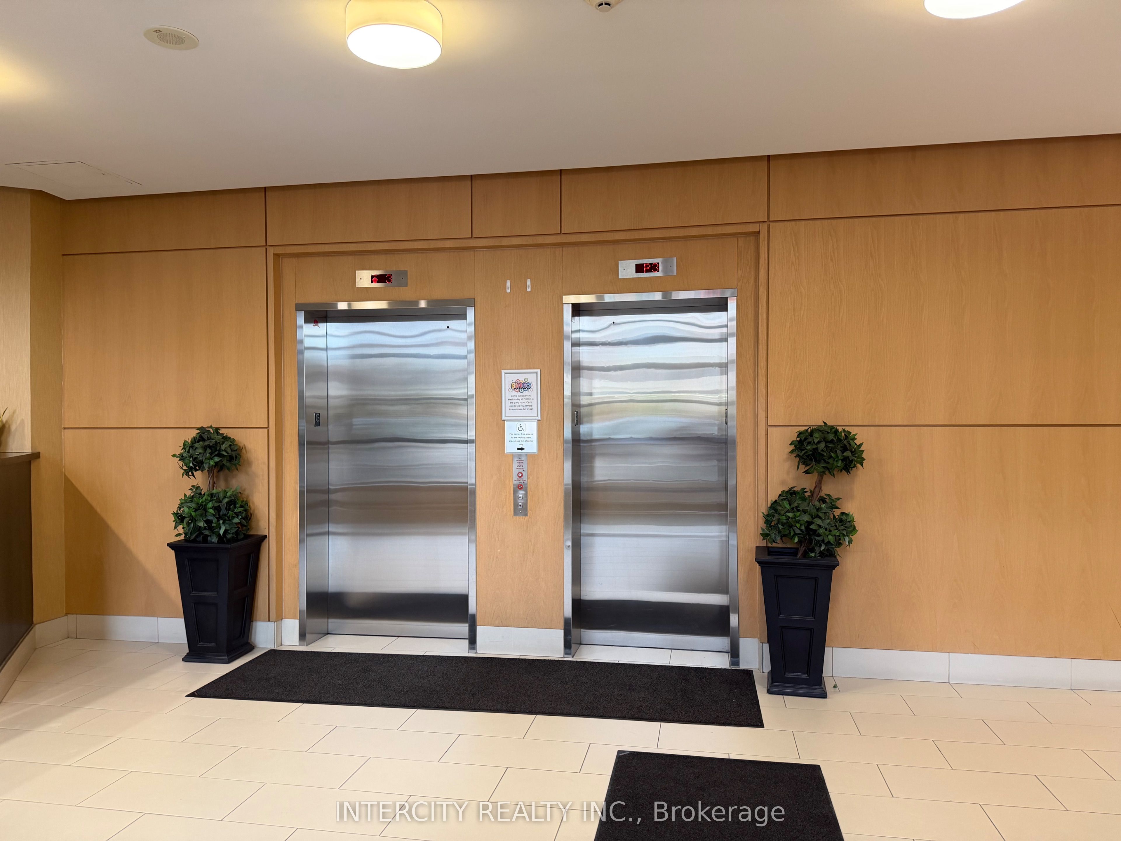 7730 Kipling Avenue 802, Vaughan, ON L4L 1Y9 photo 3