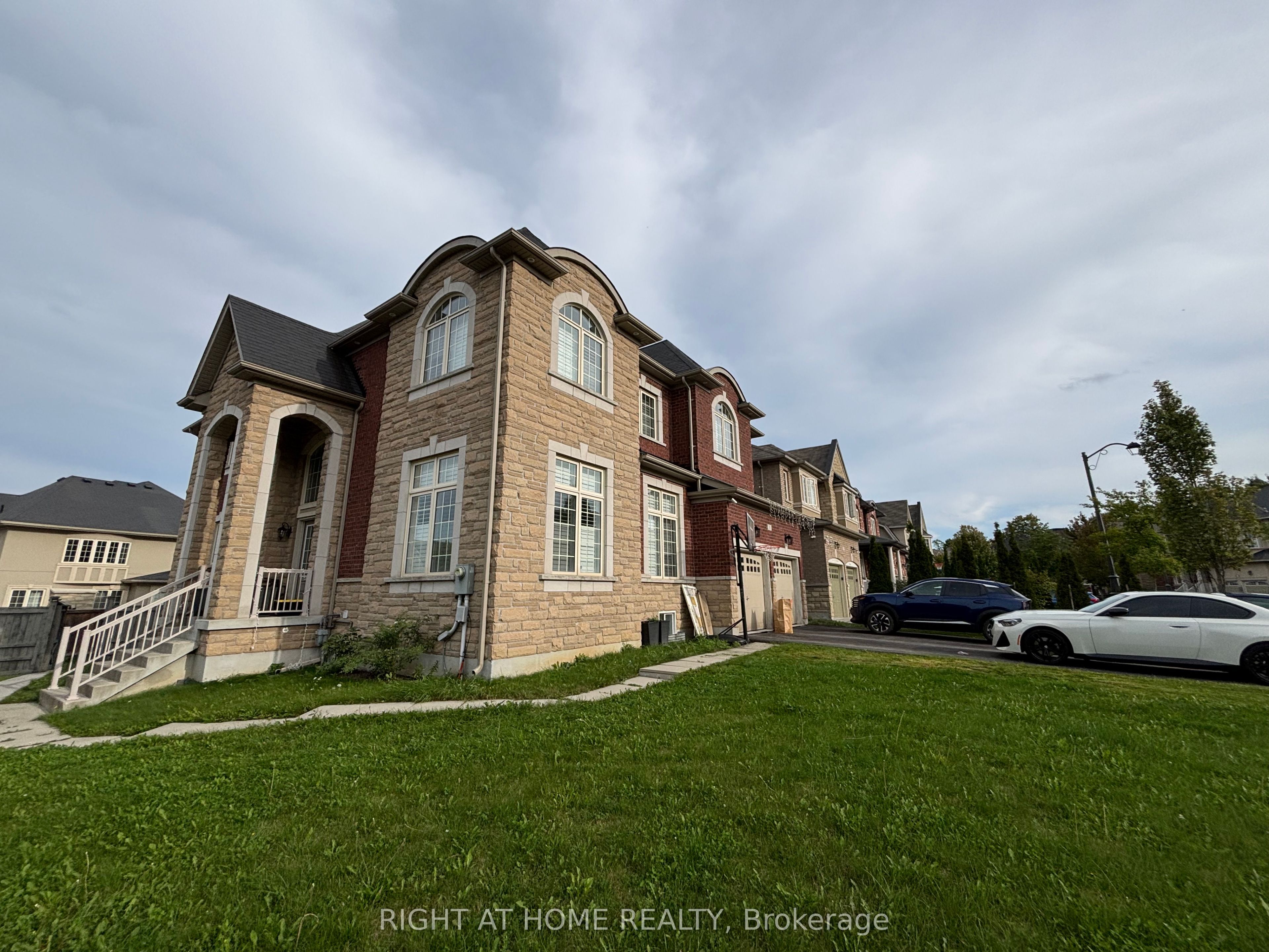33 Heintzman Crescent Basement, Vaughan, ON L6A 4T8 photo 2