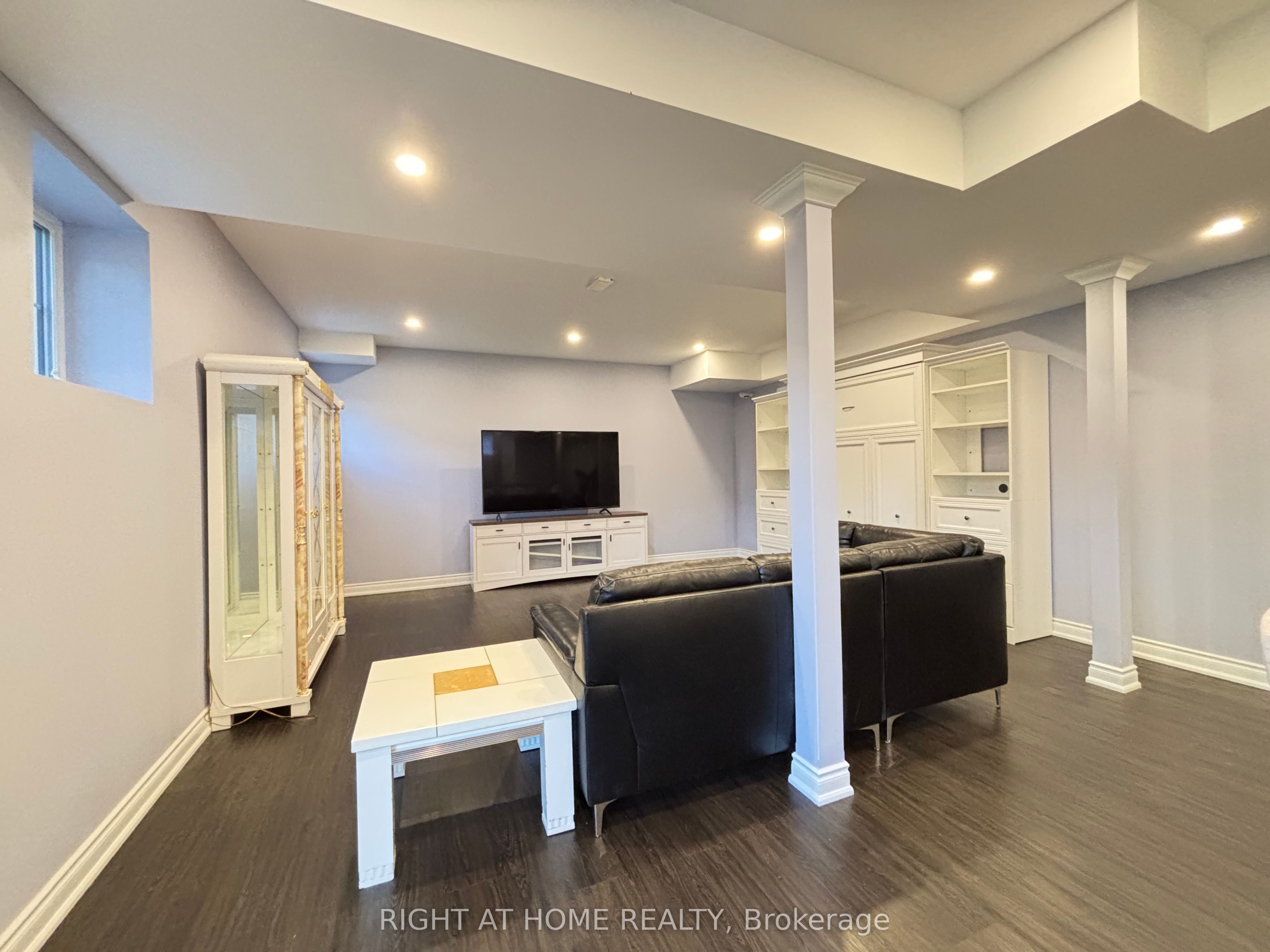 33 Heintzman Crescent Basement, Vaughan, ON L6A 4T8 photo 3