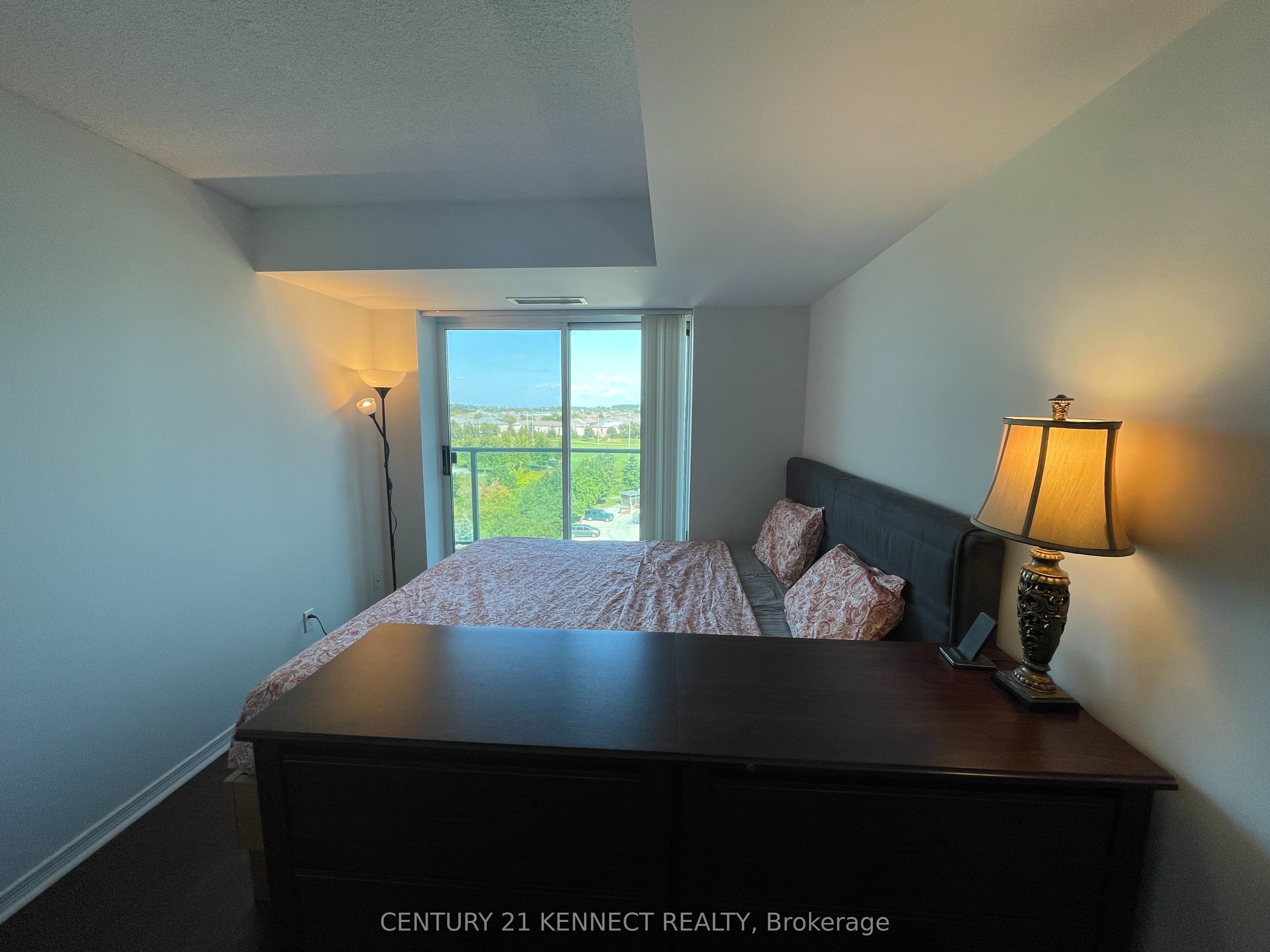 11 Oneida Crescent 707, Richmond Hill, ON L4B 0A1 photo 3