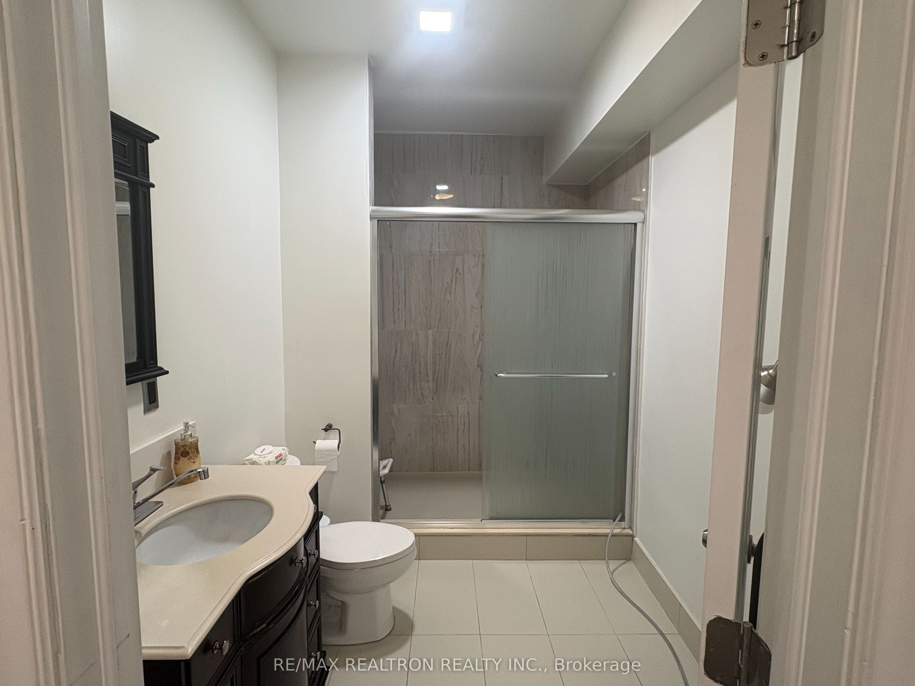 198 Centre Street Lower, Vaughan, ON L4J 1G6 photo 4
