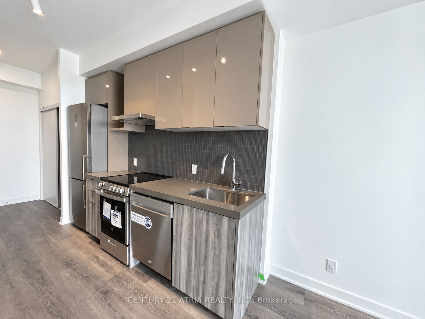 6 Flavelle Trail 2417, Vaughan, ON L4L 0M8 photo 3