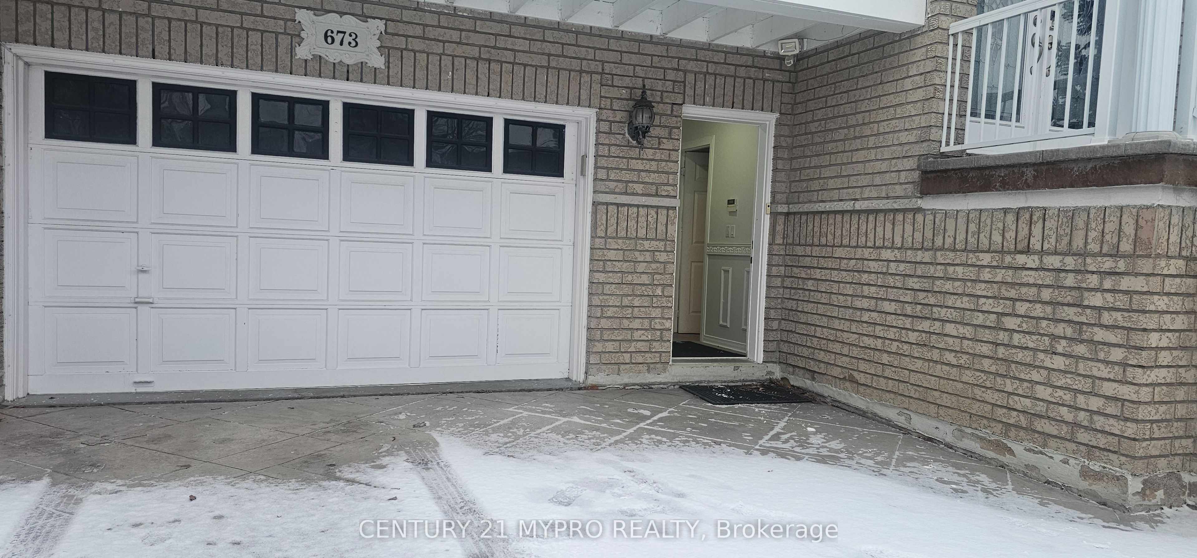 673 Society Crescent Bsmnt, Newmarket, ON L3X 2S9 photo 2