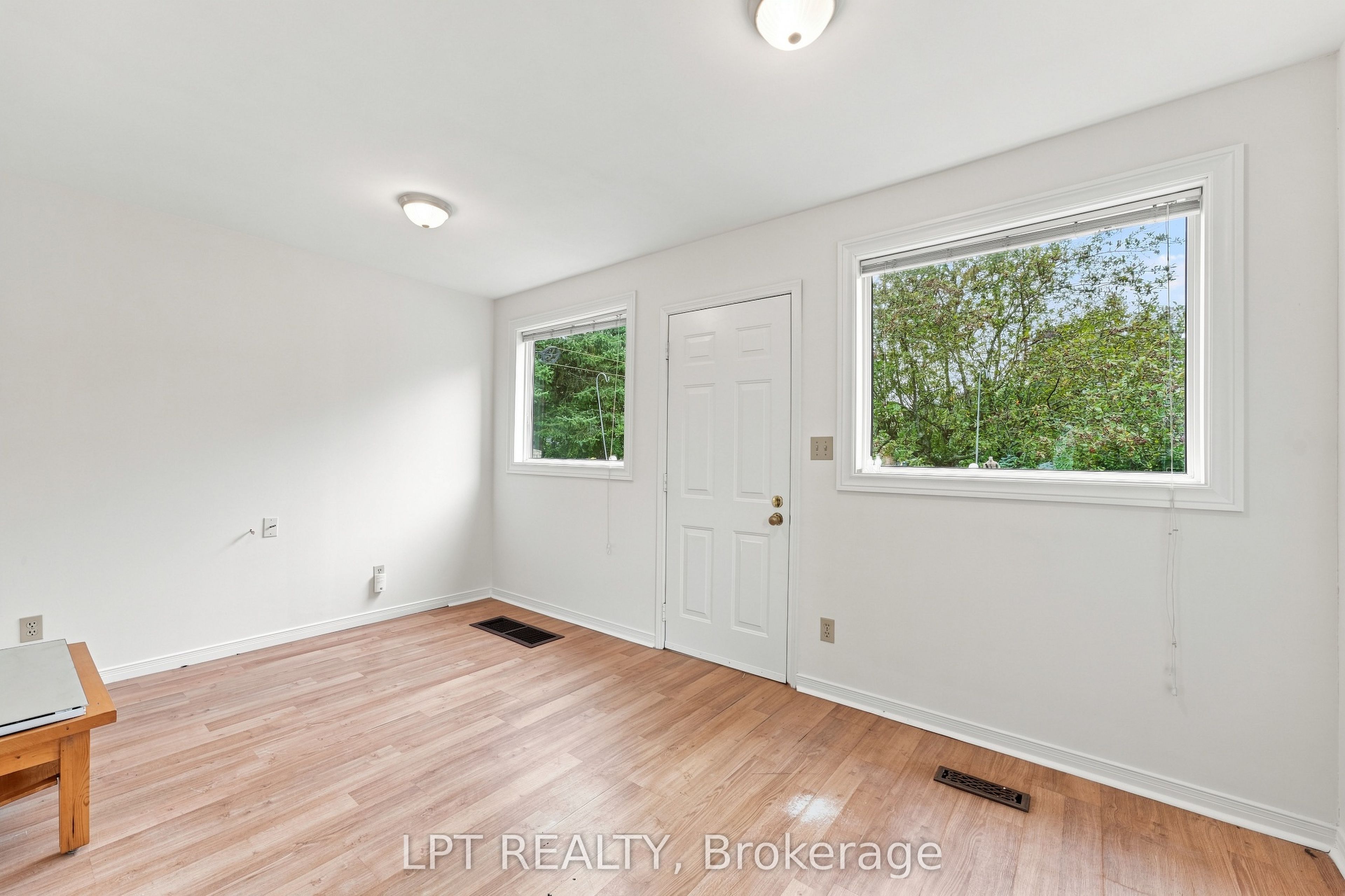 10342 Ravenshoe Road, Georgina, ON L9P 1R2 photo 5