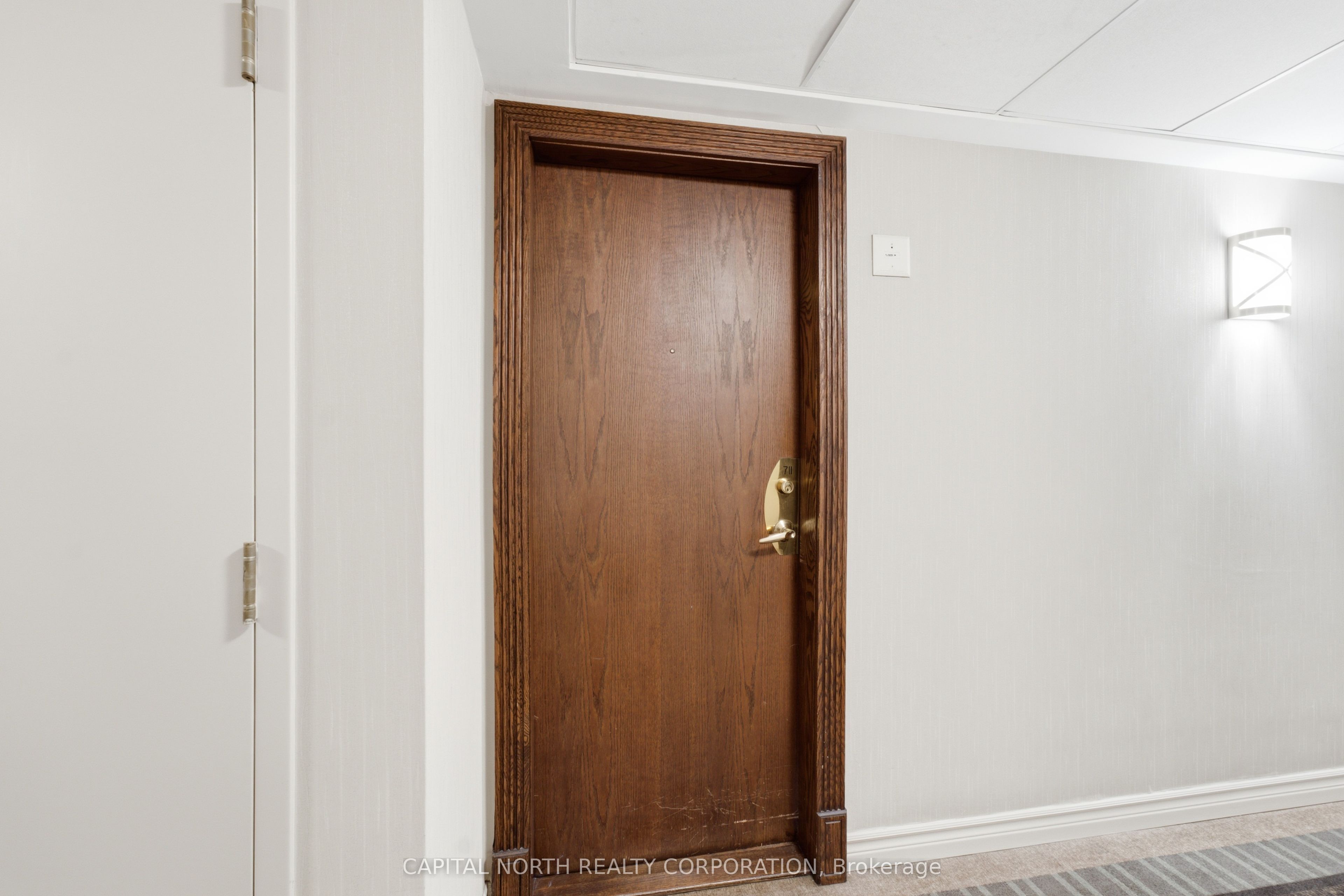 39 Oneida Crescent 711, Richmond Hill, ON L4B 4T9 photo 4