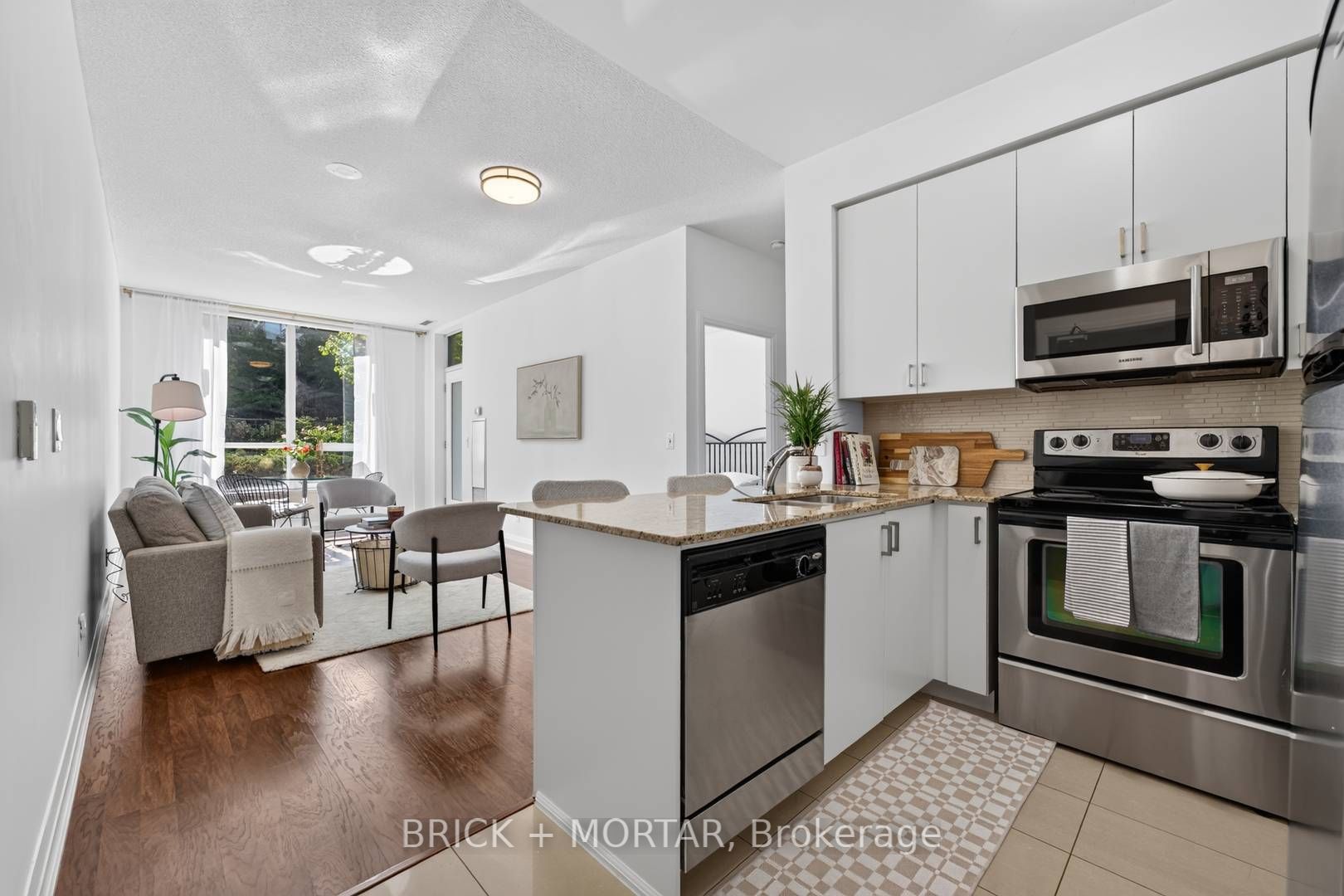20 North Park Road 110, Vaughan, ON L4J 0G7 photo 5