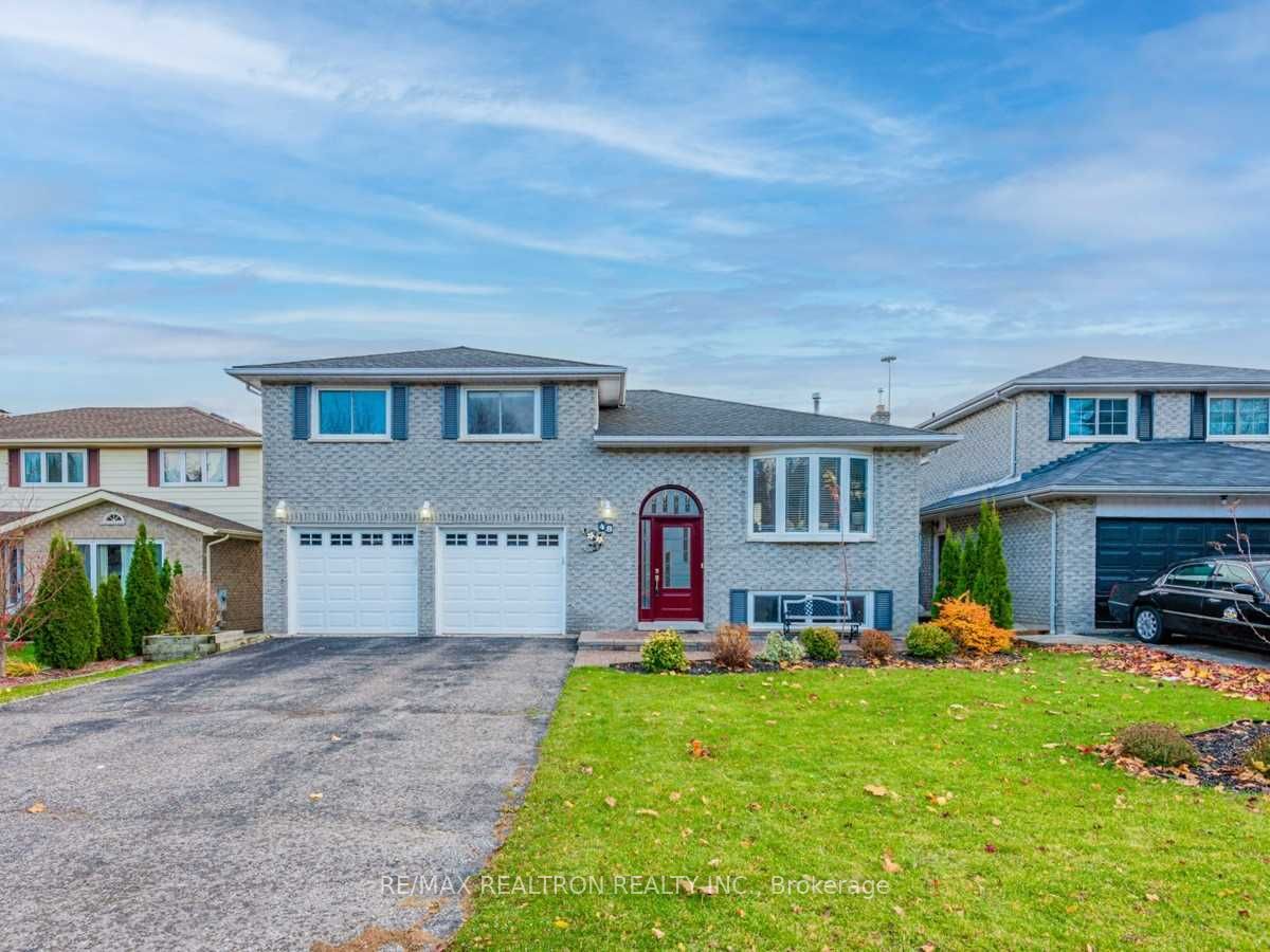 48 Imperial Crescent, Bradford West Gwillimbury, ON L3Z 2N8