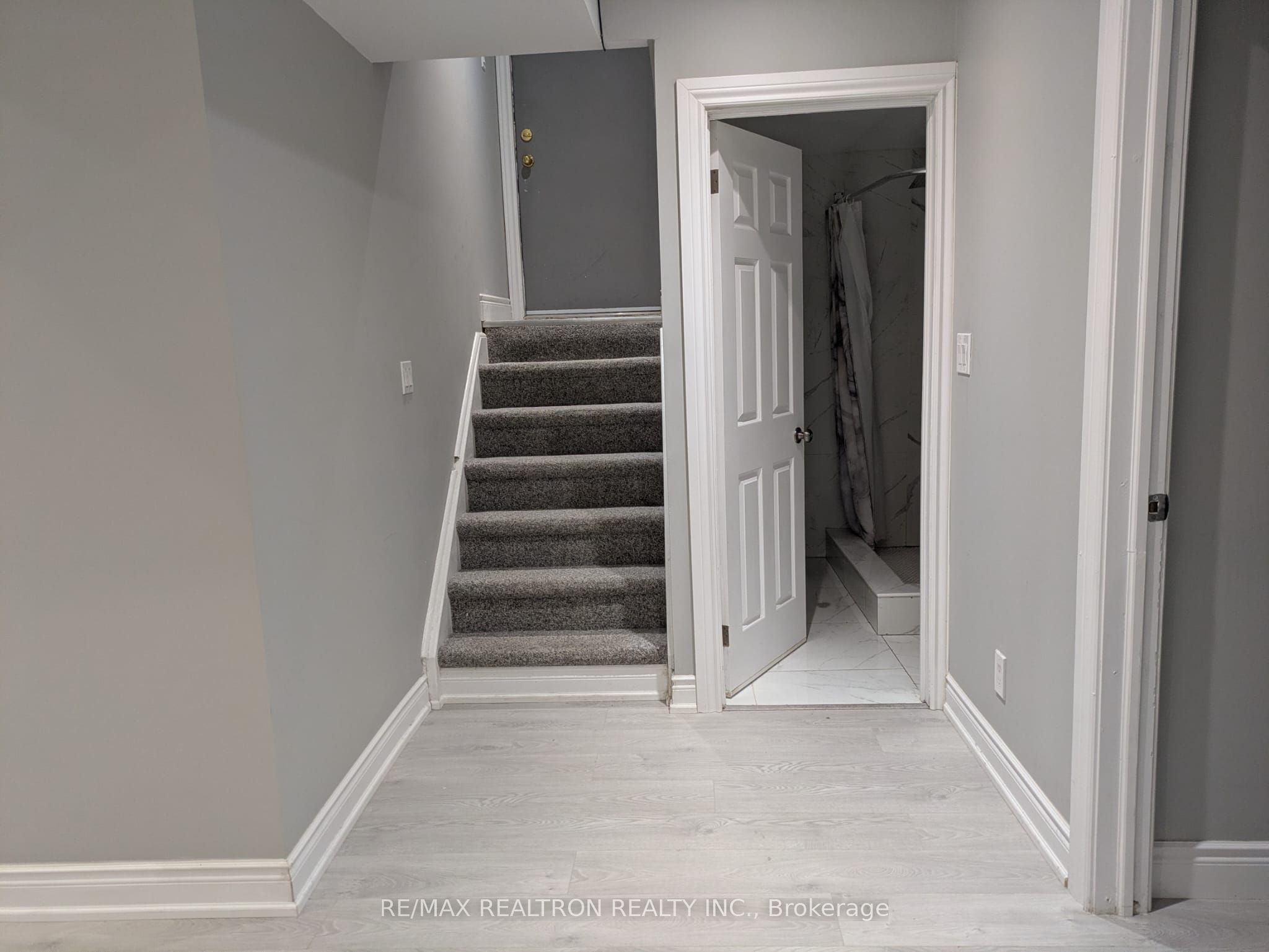 48 Imperial Crescent, Bradford West Gwillimbury, ON L3Z 2N8 photo 2