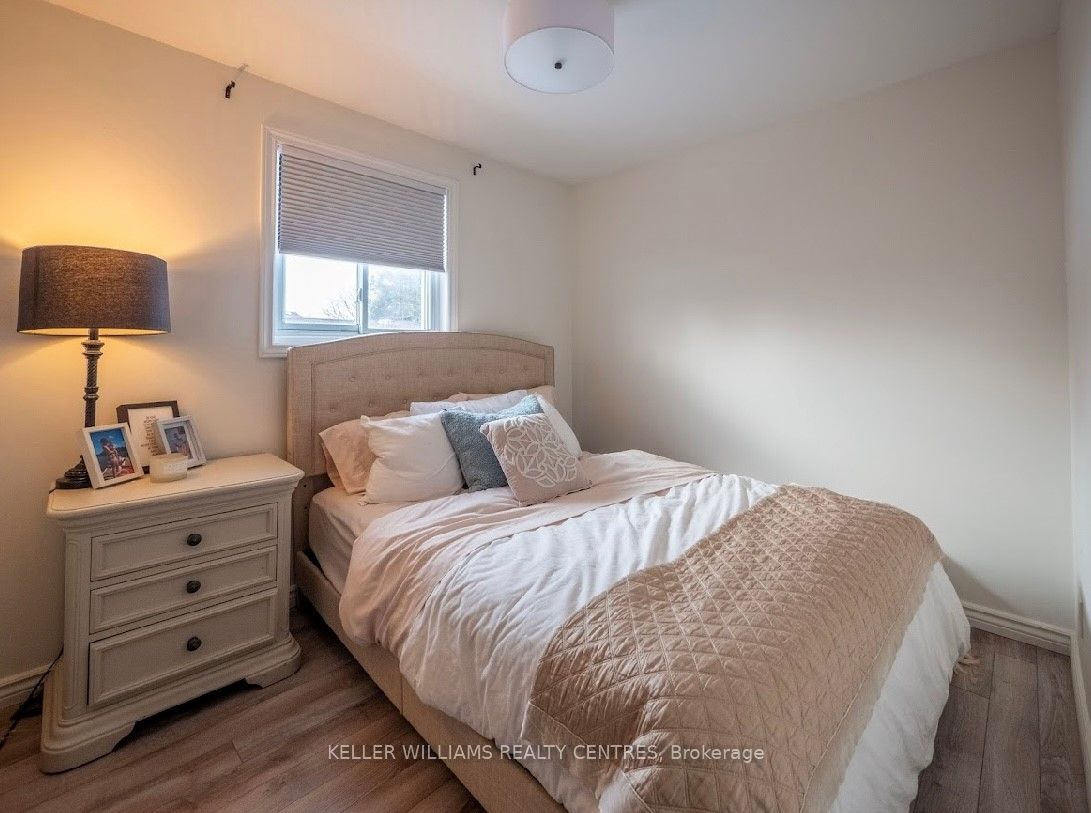 807 Greenfield Crescent Upper, Newmarket, ON L3Y 3B2 photo 5