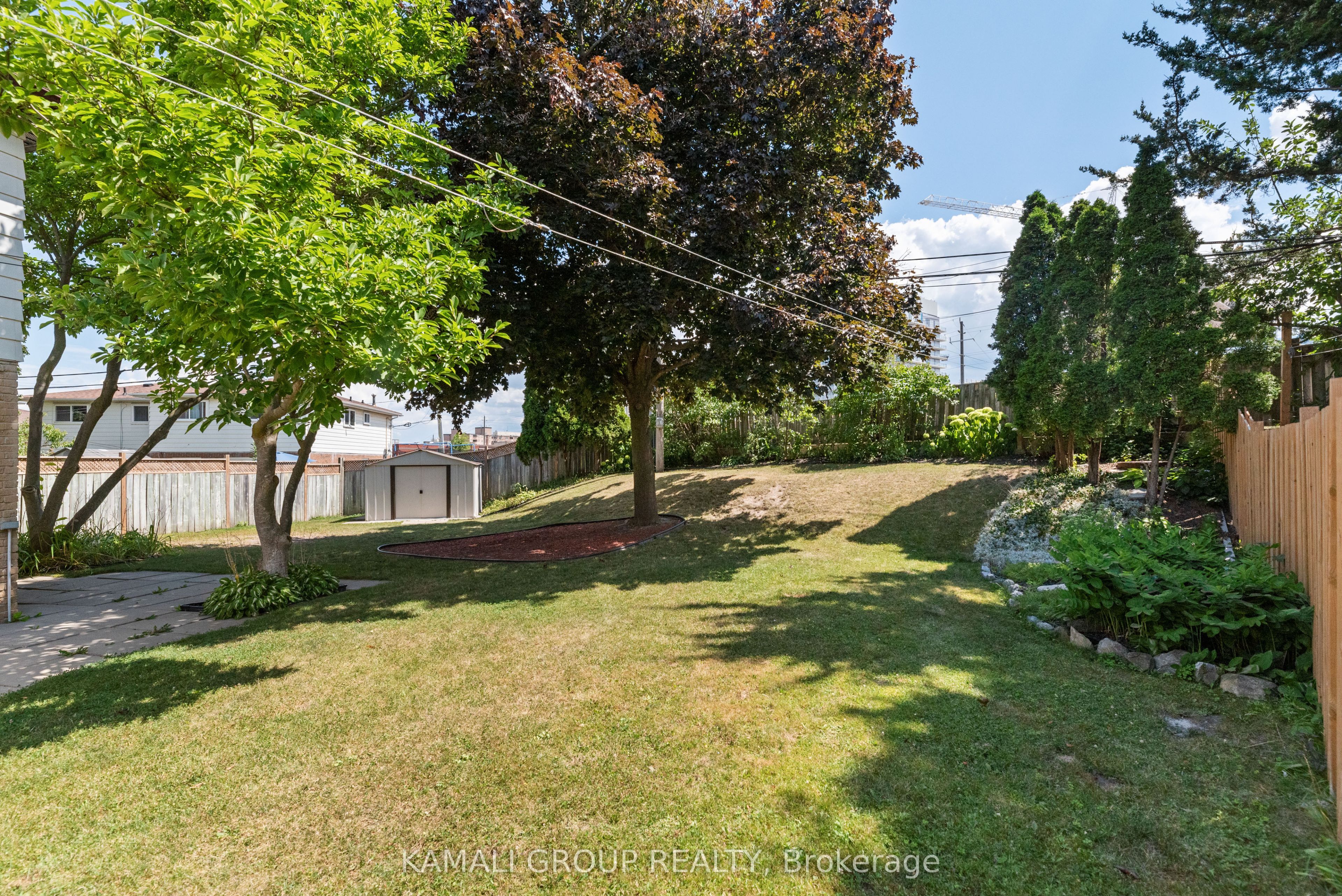 15 Walter Avenue MAIN, Newmarket, ON L3Y 2T2 photo 3