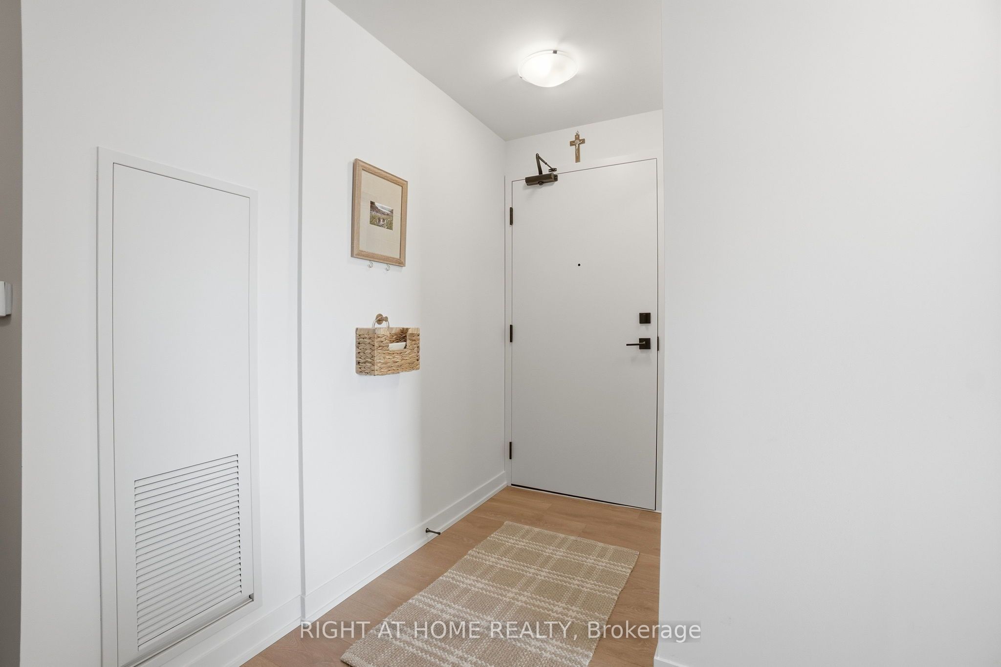 10 Abeja Street, Vaughan, ON L4K 0R4 photo 2