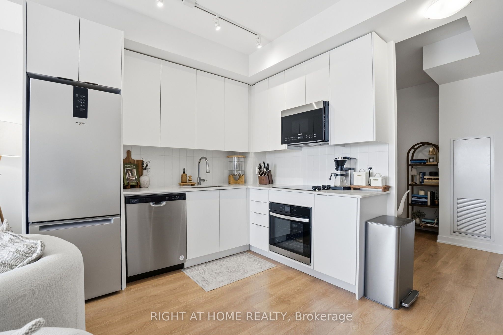 10 Abeja Street, Vaughan, ON L4K 0R4 photo 5