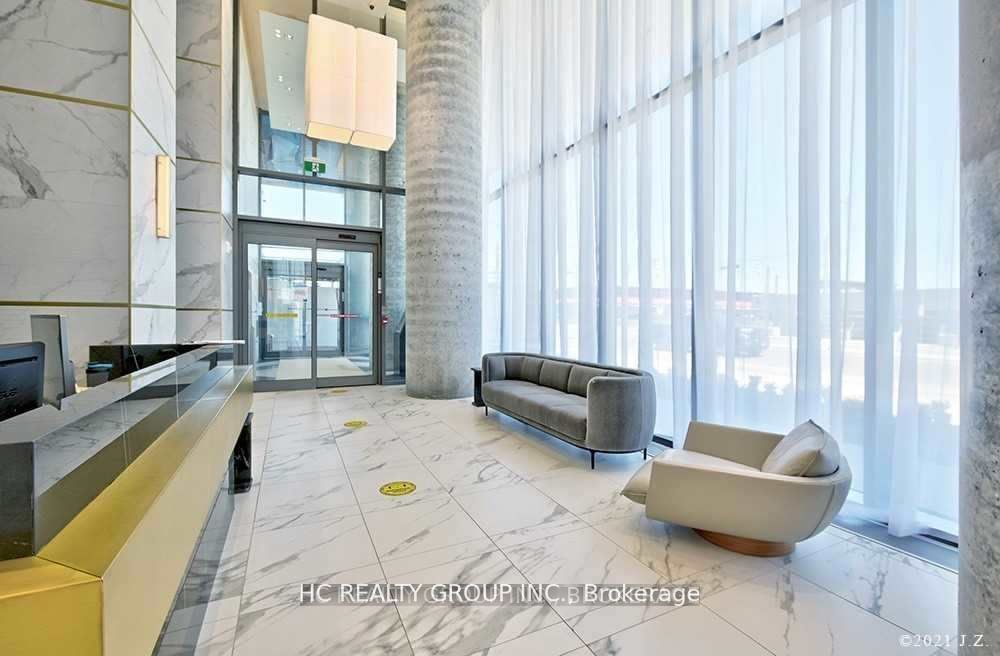 950 Portage Parkway 3815, Vaughan, ON L4K 0J7 photo 2