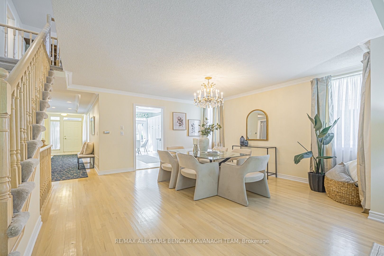 9 Warnock Green Way, Markham, ON L6E 1B5 photo 3