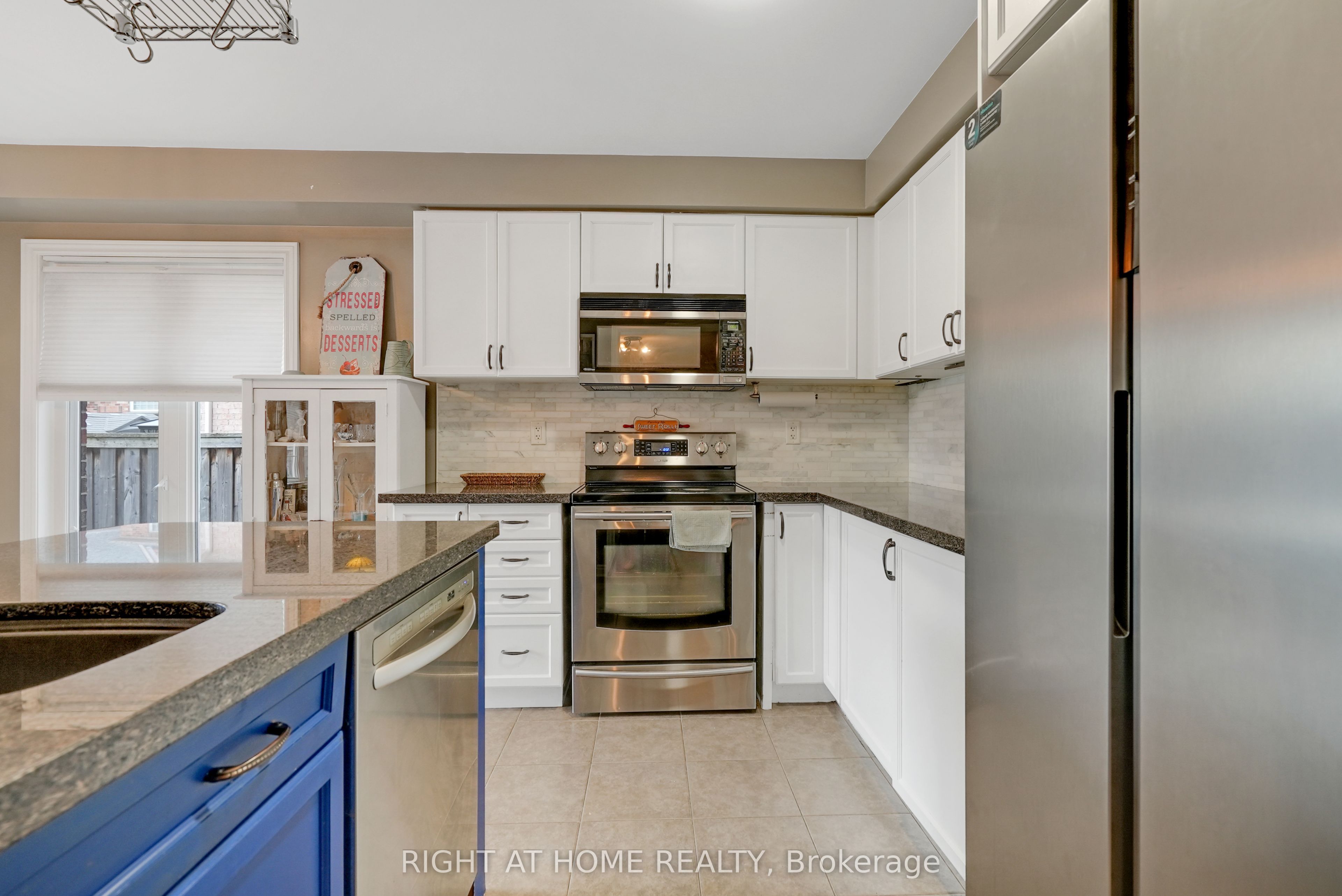 15 Sundragon Trail, Bradford West Gwillimbury, ON L3Z 0H4 photo 5