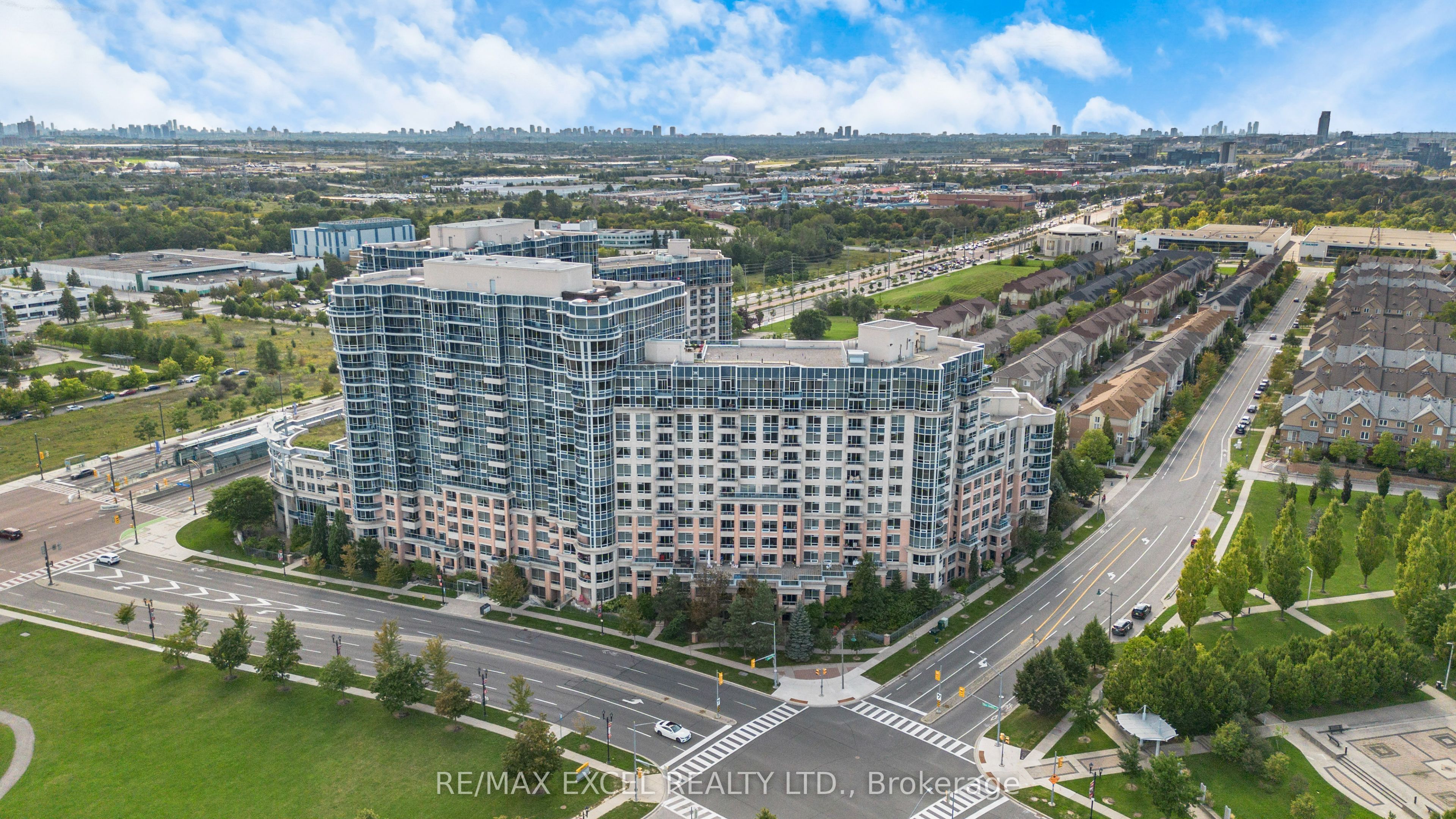 33 Cox Boulevard 1627, Markham, ON L3R 8A6 photo 2