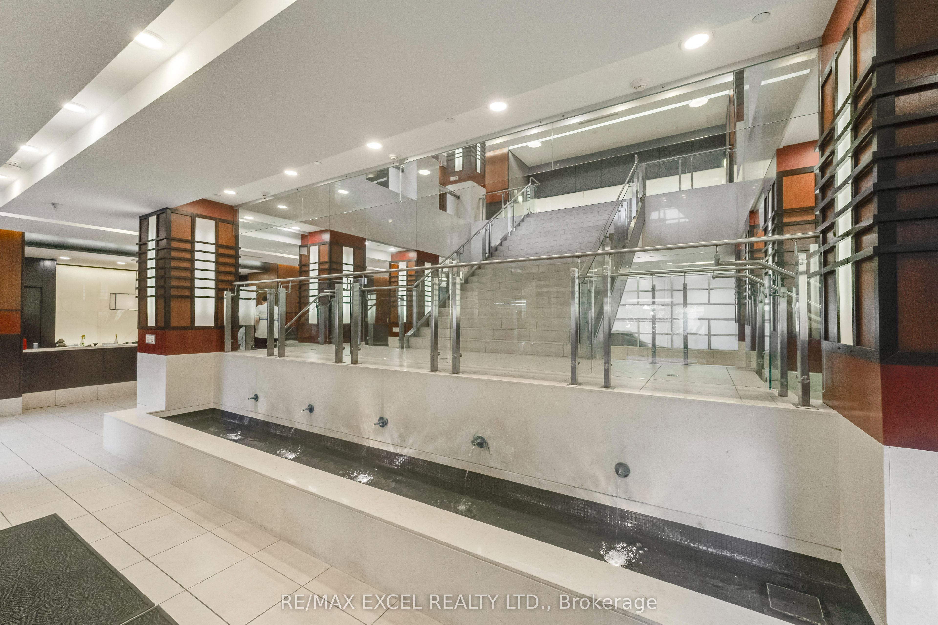 33 Cox Boulevard 1627, Markham, ON L3R 8A6 photo 5