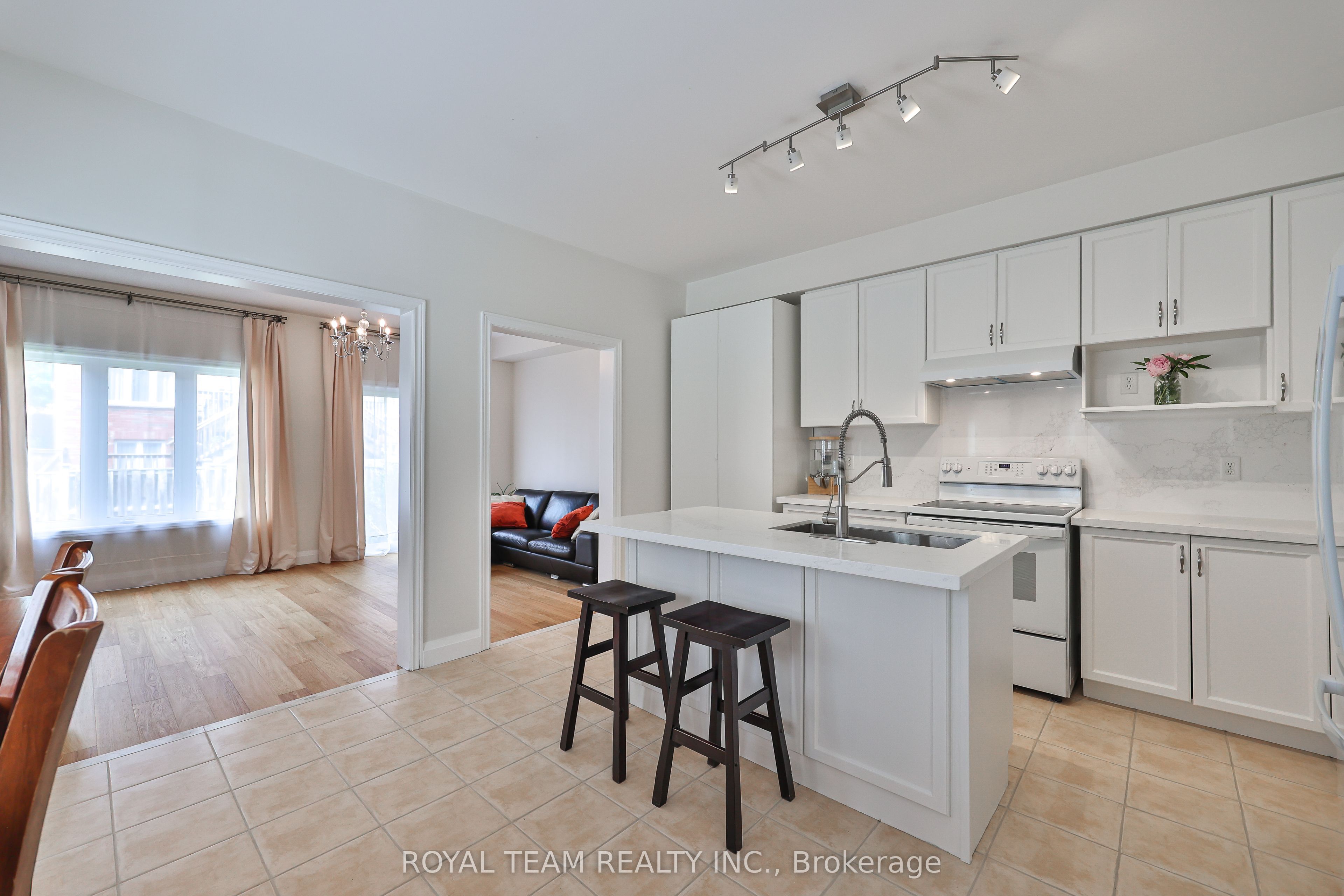 12 Spring Arbour Road, Vaughan, ON L4J 0B7 photo 5