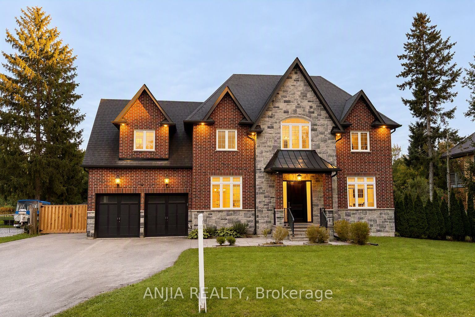 41 Valley Road, Whitchurch-Stouffville, ON L4A 2X7