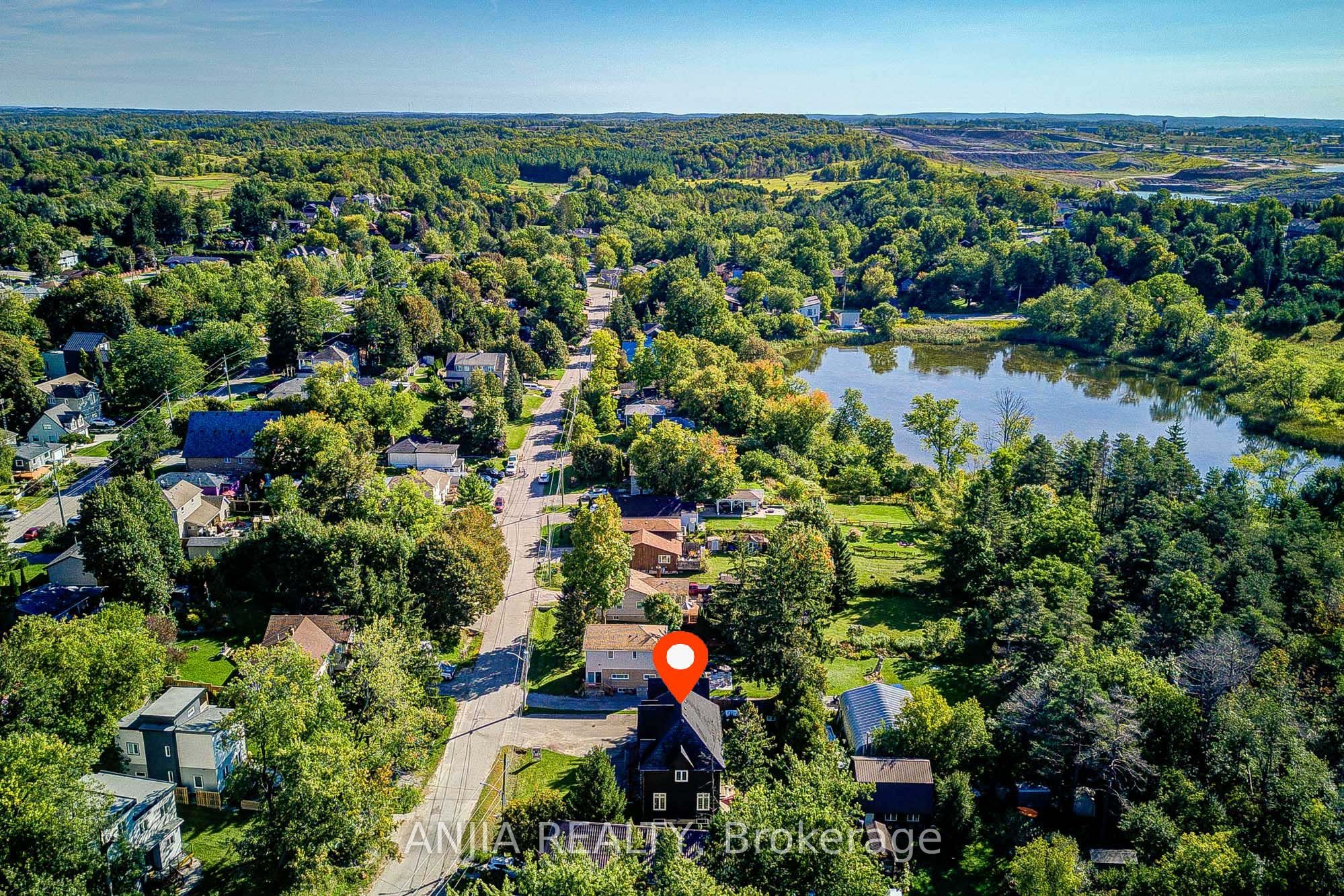 41 Valley Road, Whitchurch-Stouffville, ON L4A 2X7 photo 3