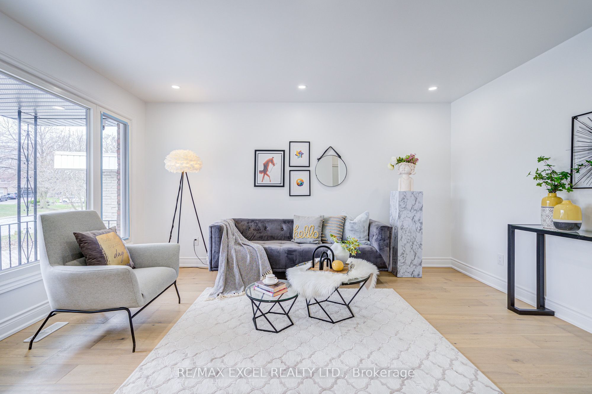 8 Simsbury Court, Markham, ON L3R 3G7 photo 5