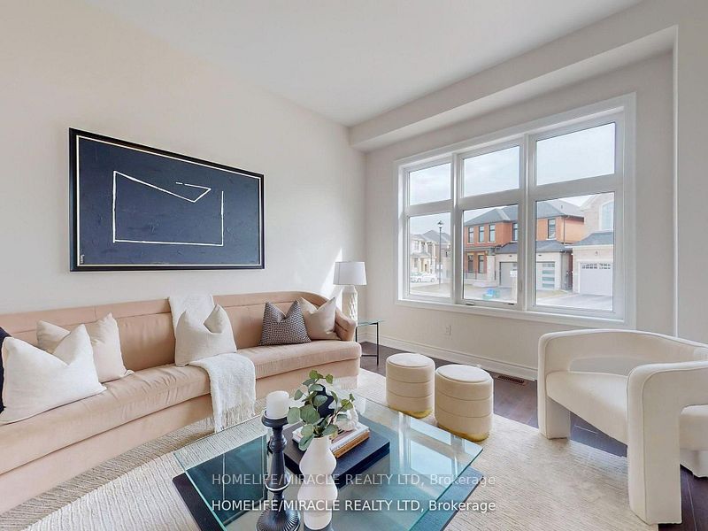 25 Joiner Circle, Whitchurch-Stouffville, ON L4A 4W9 photo 4