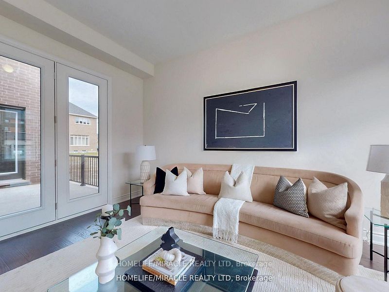 25 Joiner Circle, Whitchurch-Stouffville, ON L4A 4W9 photo 5