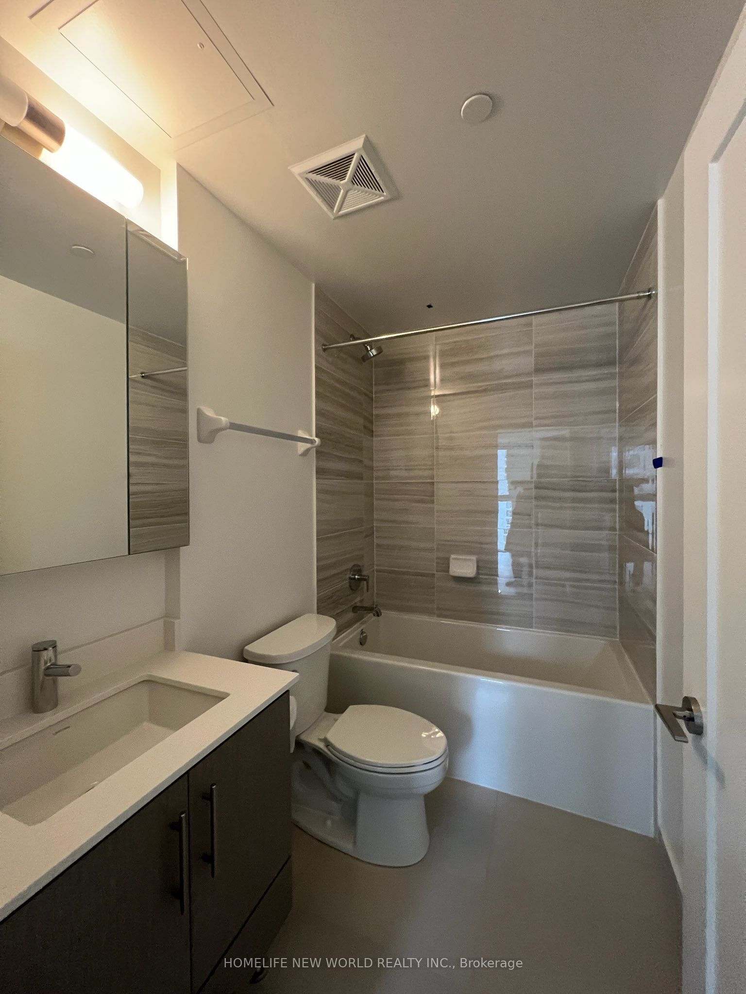 105 Oneida Crescent S 1209, Richmond Hill, ON L4B 0H6 photo 4