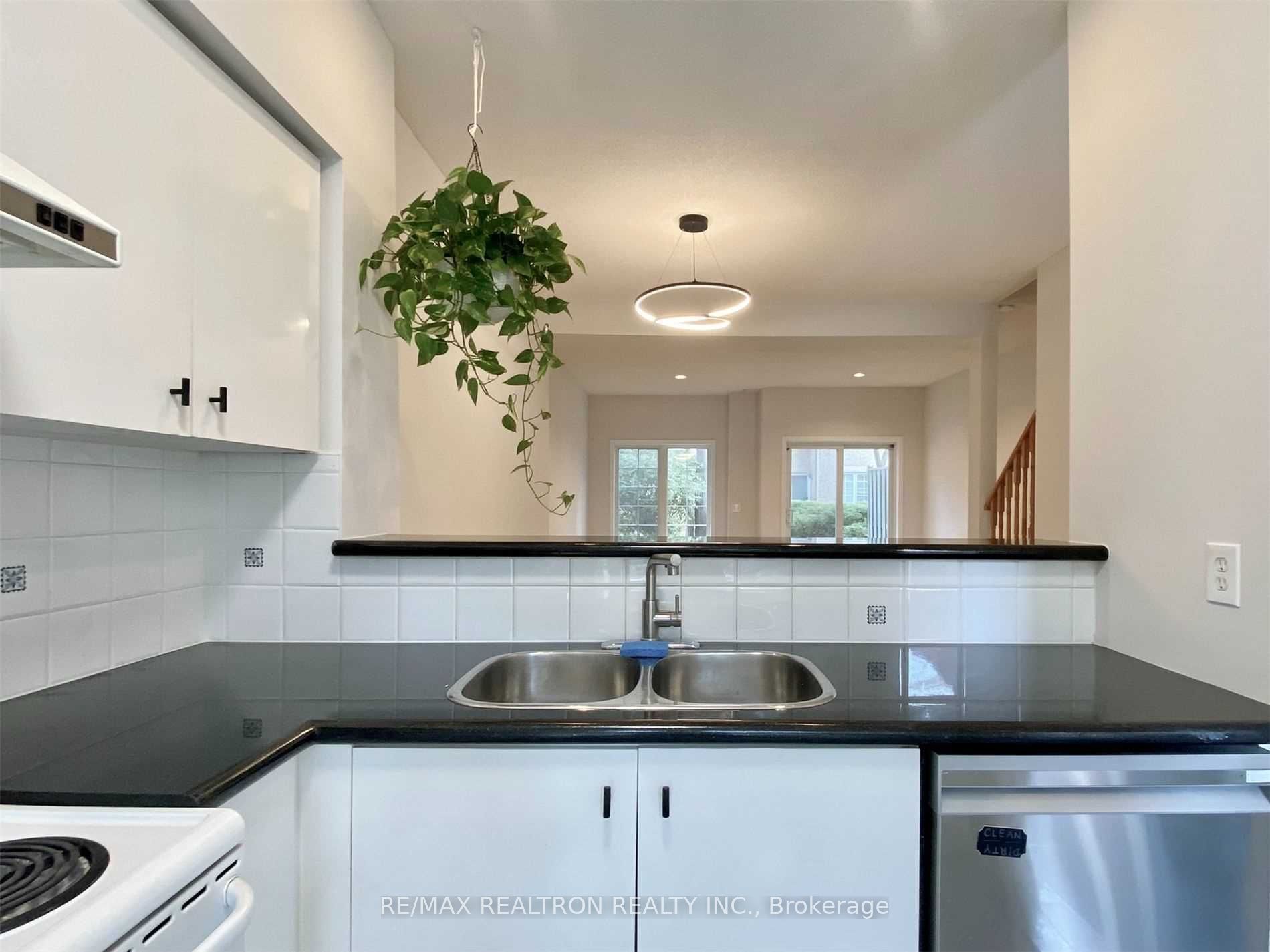 1 Alpen Way 13A, Markham, ON L3R 4G2 photo 5
