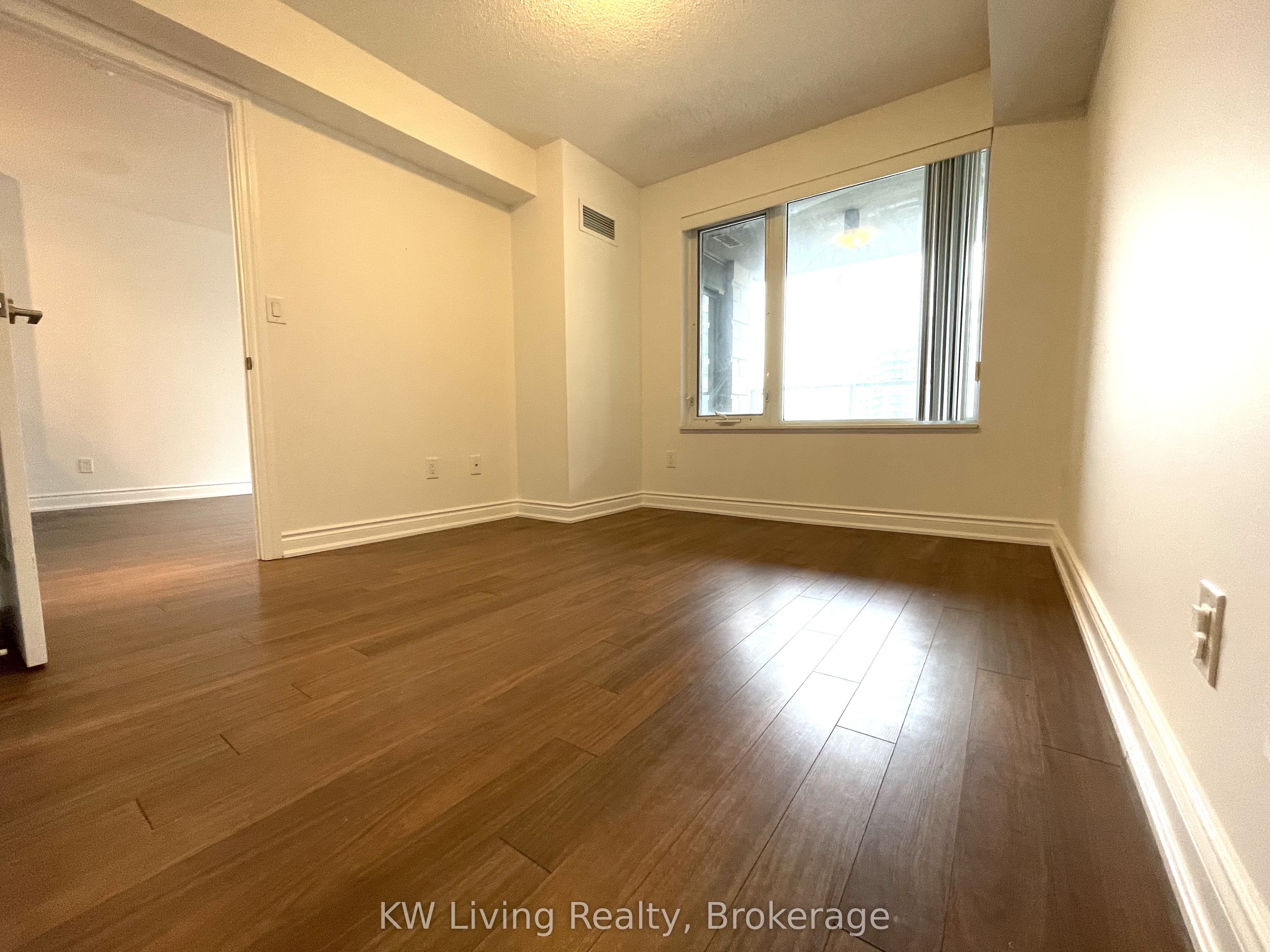 233 South Park Road 501, Markham, ON L3T 0B3 photo 4