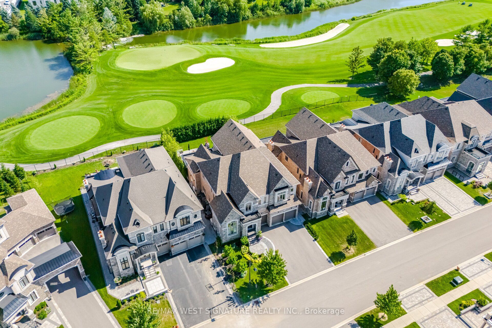 316 Touch Gold Crescent, Aurora, ON L4G 3X5 photo 3