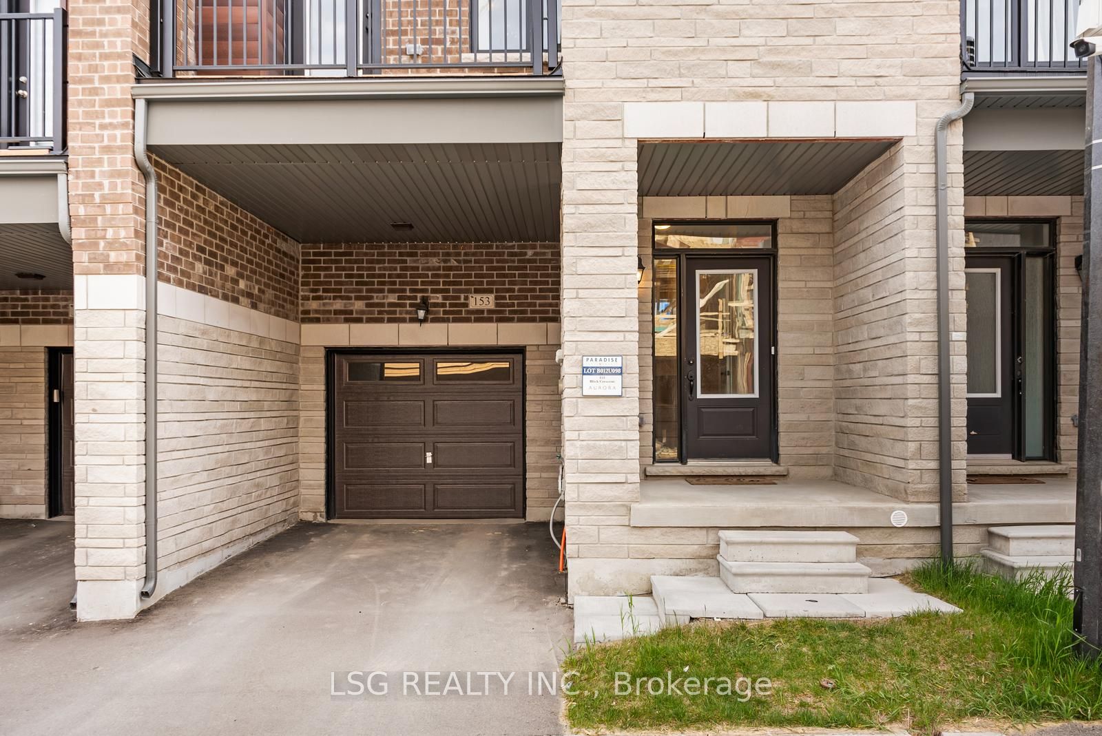 153 Blick Crescent, Aurora, ON L4G 4A9 photo 3