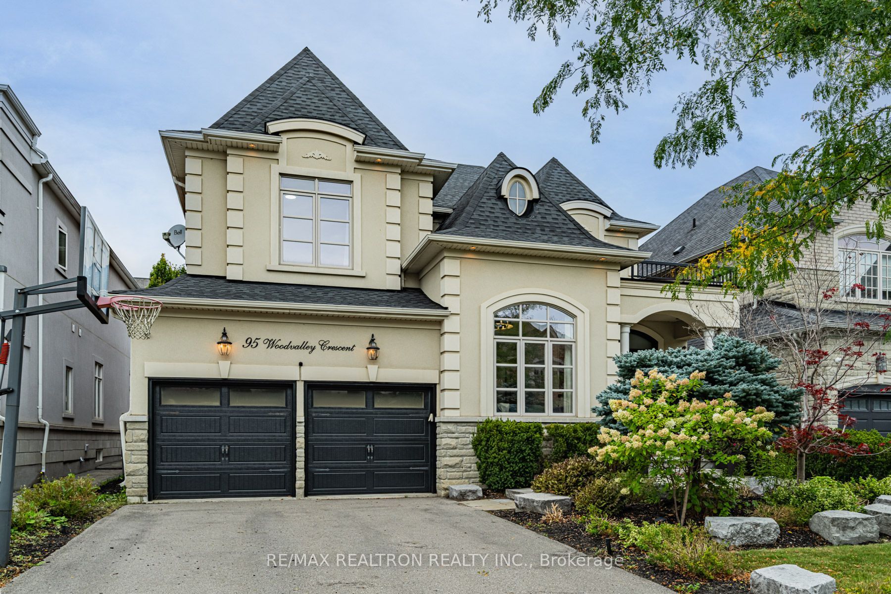 95 Woodvalley Crescent, Vaughan, ON L6A 4J5