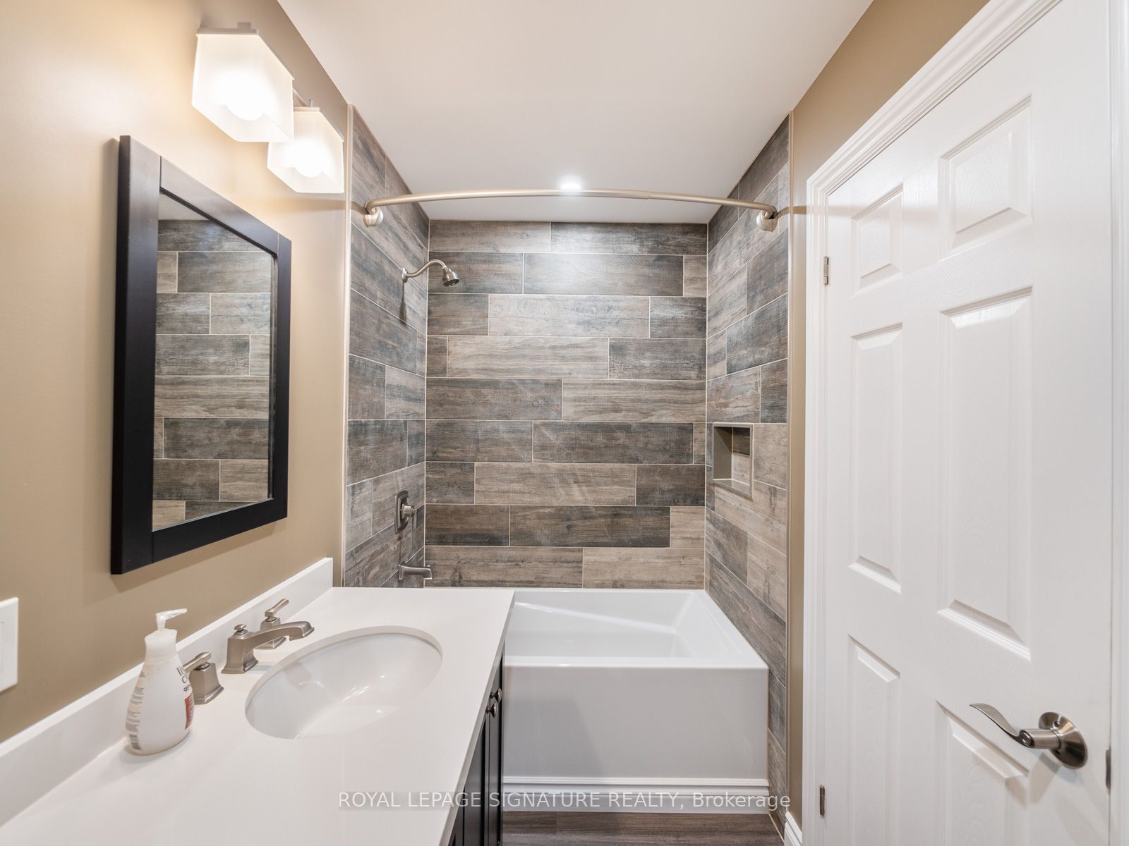 9 Birch Court, Aurora, ON L4G 3K1 photo 5