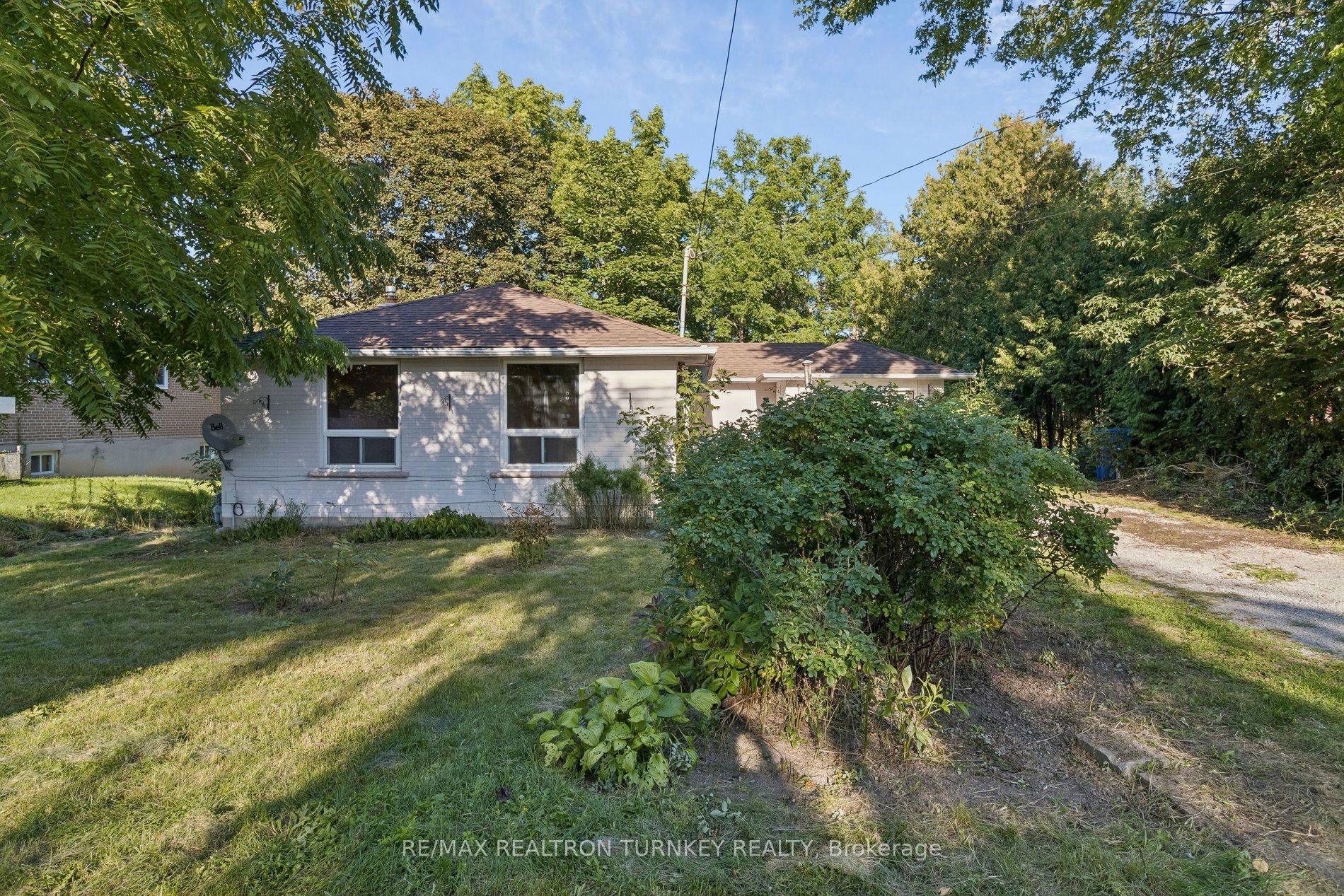 105 Bolton Avenue, Newmarket, ON L3Y 2X3 photo 3