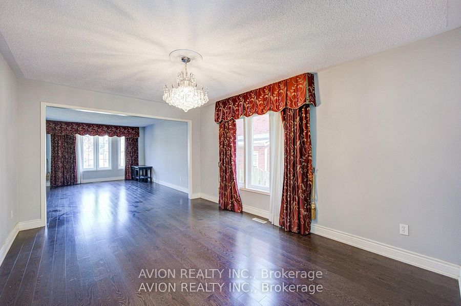 29 Charrington Crescent, Markham, ON L3R 0R2 photo 2