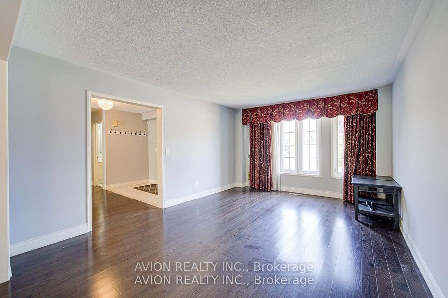 29 Charrington Crescent, Markham, ON L3R 0R2 photo 4