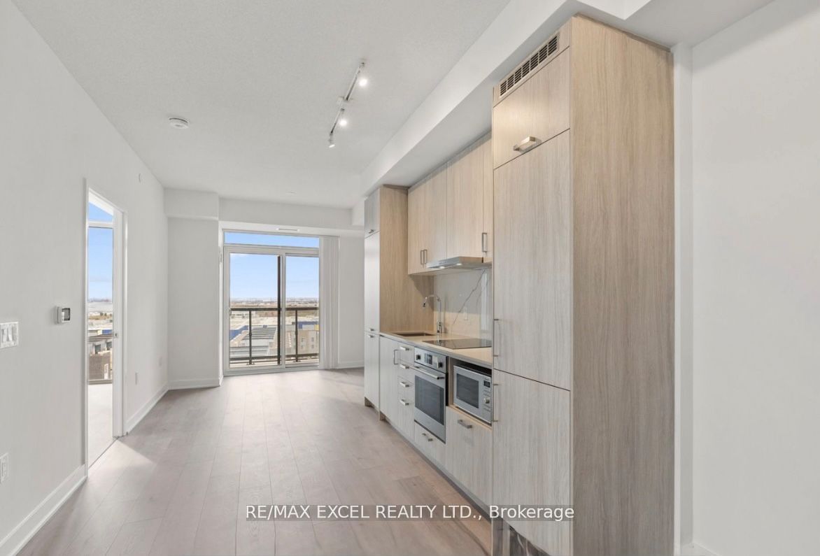 60 Honeycrisp Crescent 820, Vaughan, ON L4K 0N5 photo 4