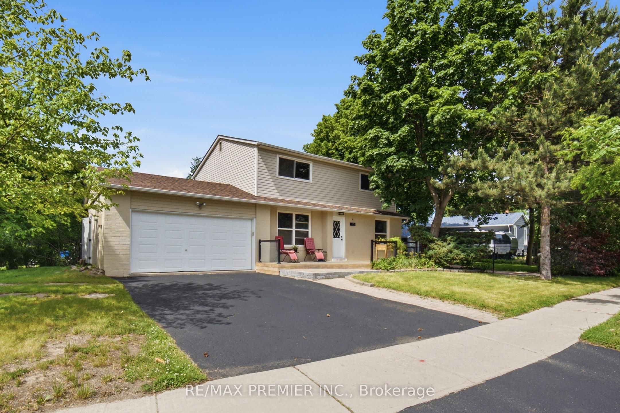115 William Roe Boulevard, Newmarket, ON L3Y 1B1 photo 2