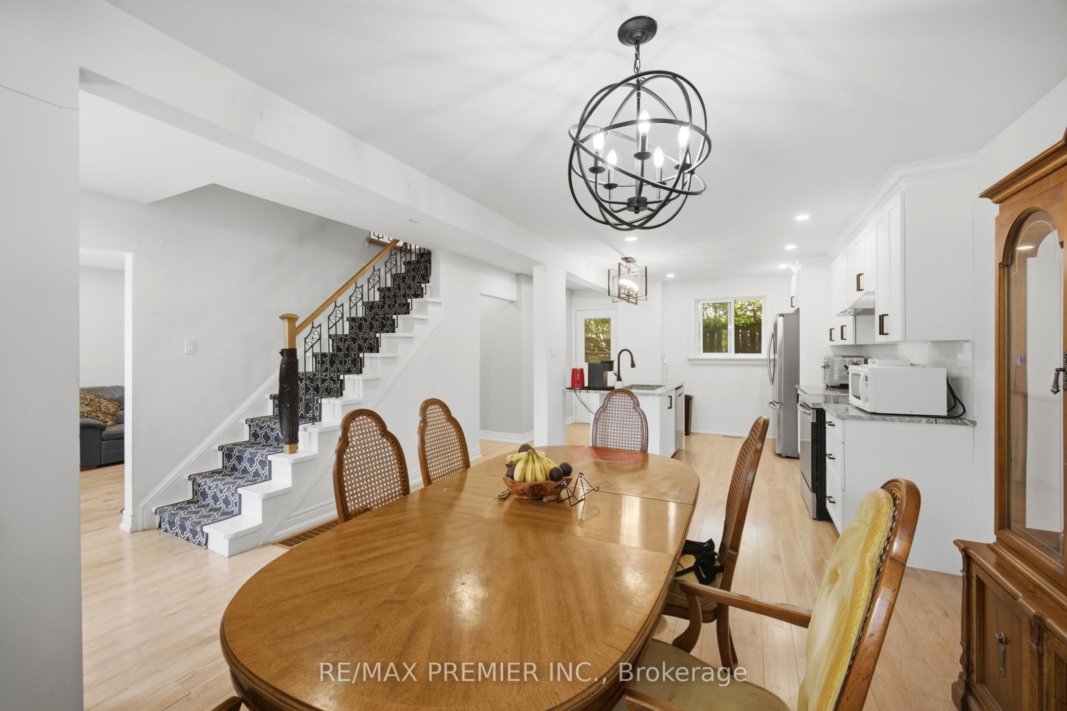 115 William Roe Boulevard, Newmarket, ON L3Y 1B1 photo 4