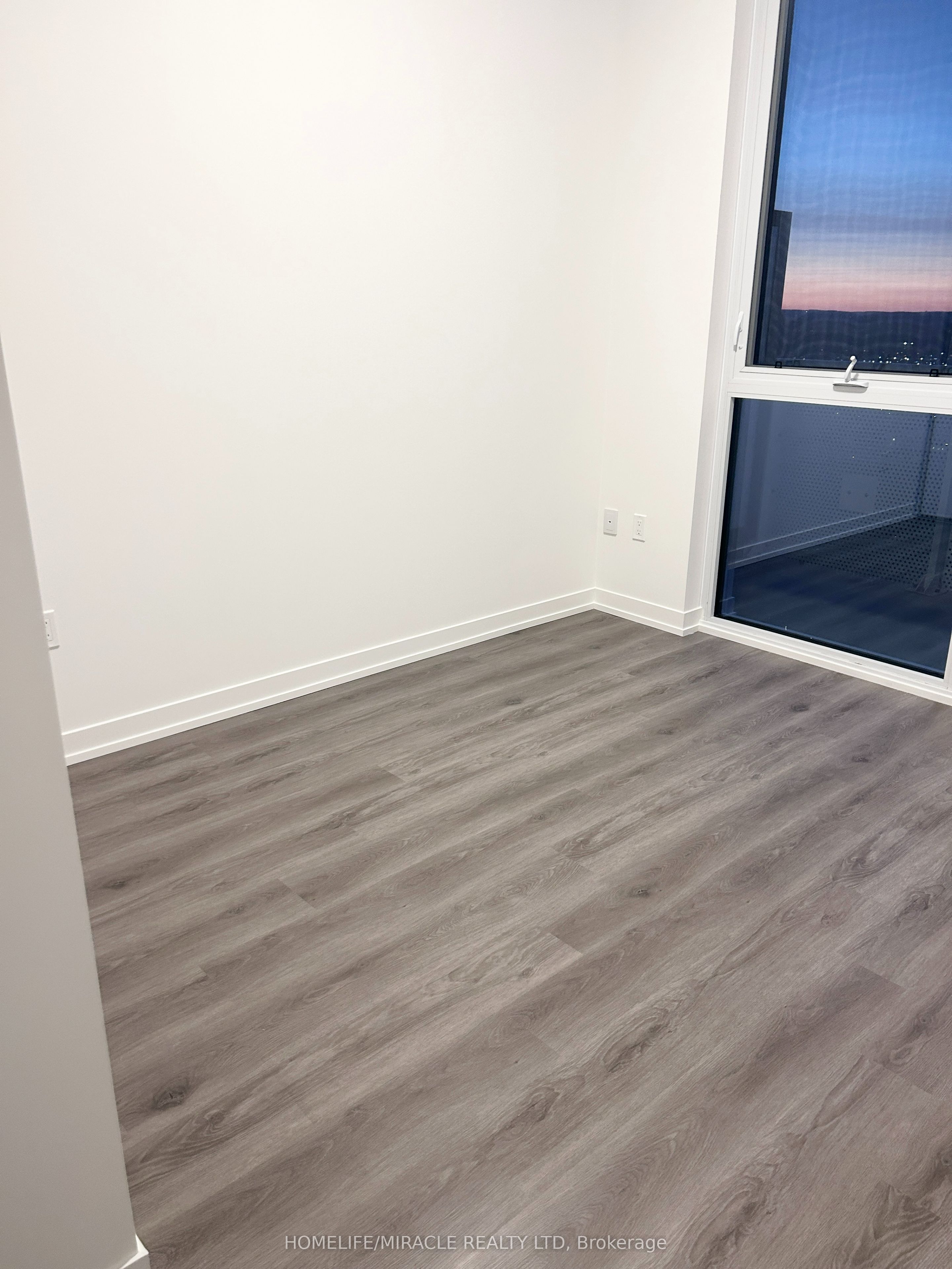 225 Commerce Street 3708, Vaughan, ON L4K 5Z7 photo 5