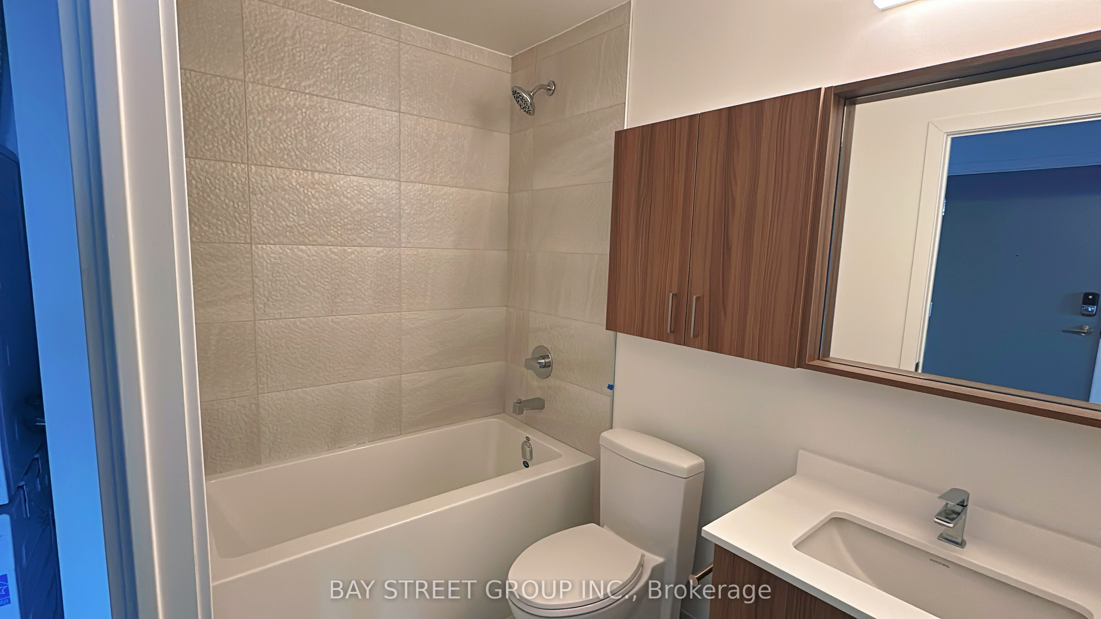 50 Upper Mall Way B3001, Vaughan, ON L4J 4P8 photo 5