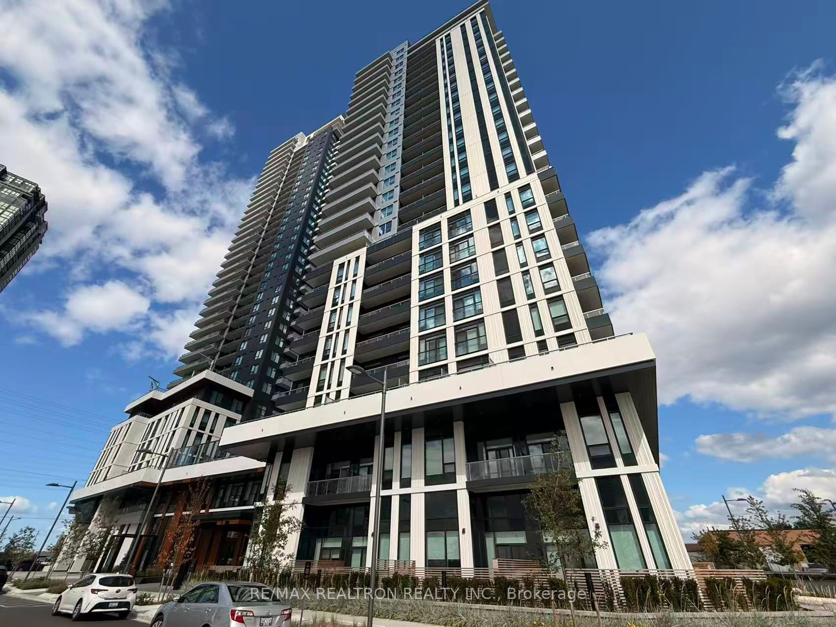 21 Meadowdale Road 1802, Vaughan, ON L4K 0H6
